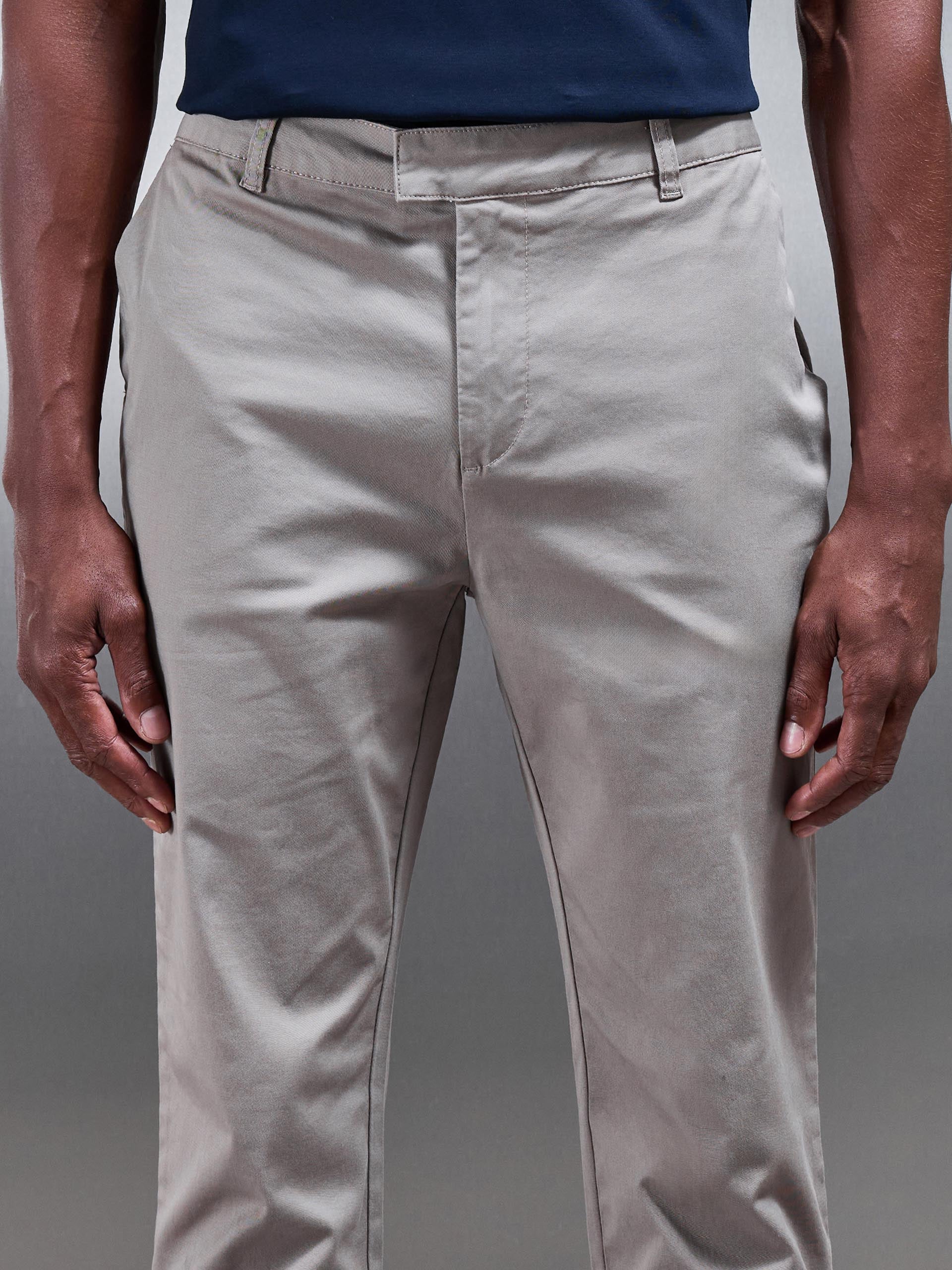Mens Slim Fit Tailored Chino Trouser in Taupe
