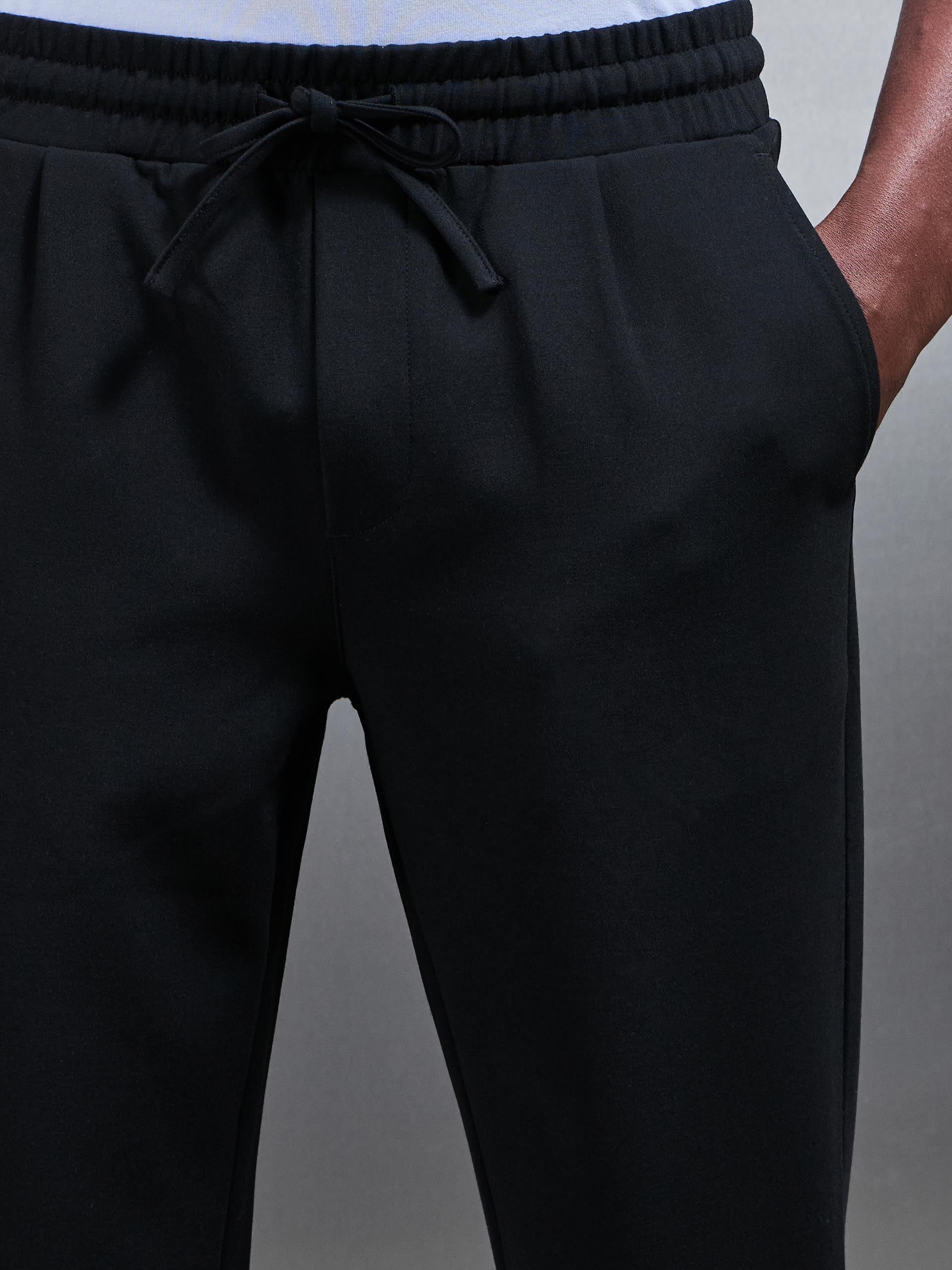 Mens Smart Casual Jogger in Black