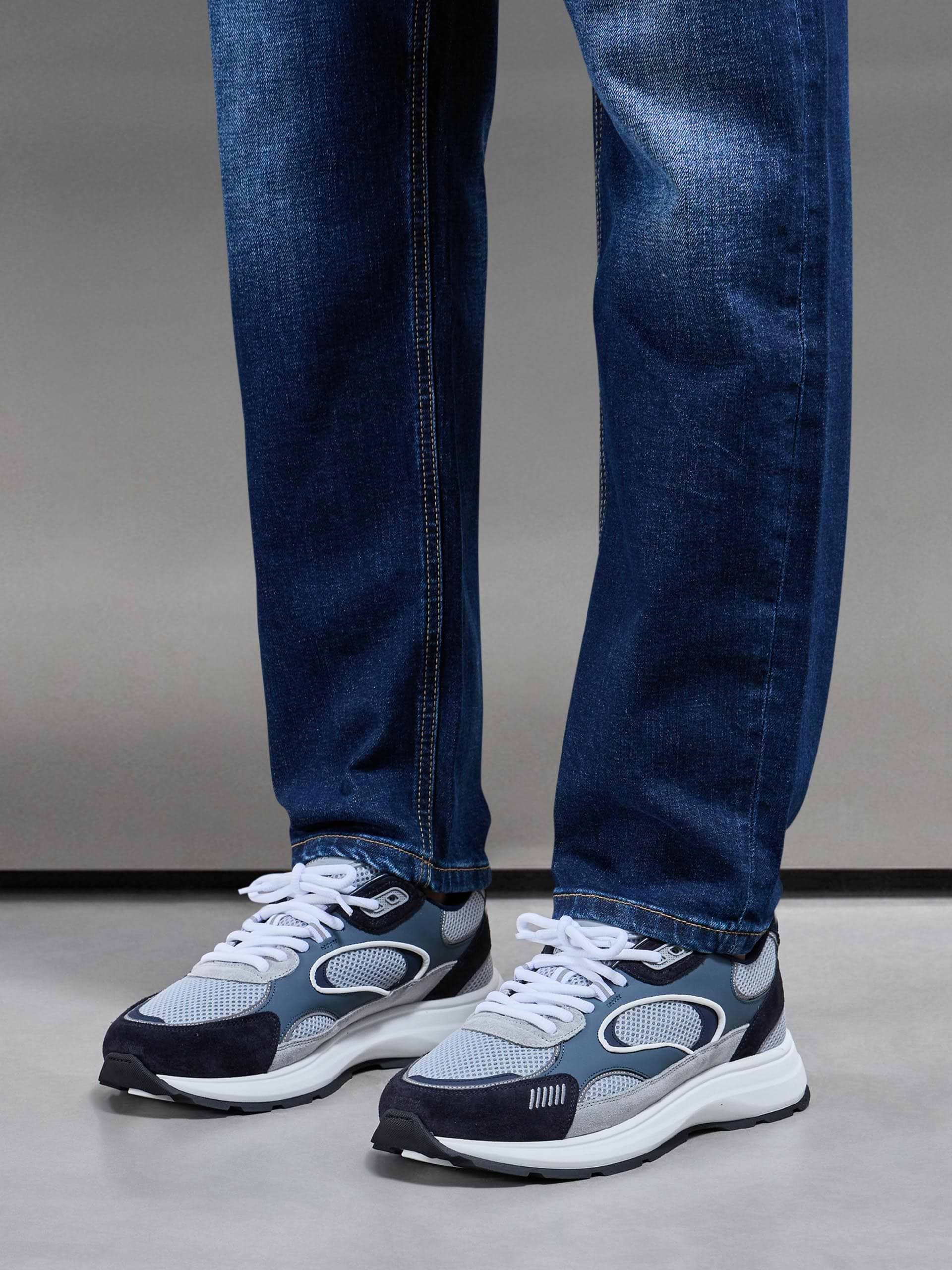 Straight Leg Denim Jeans in Dark Wash