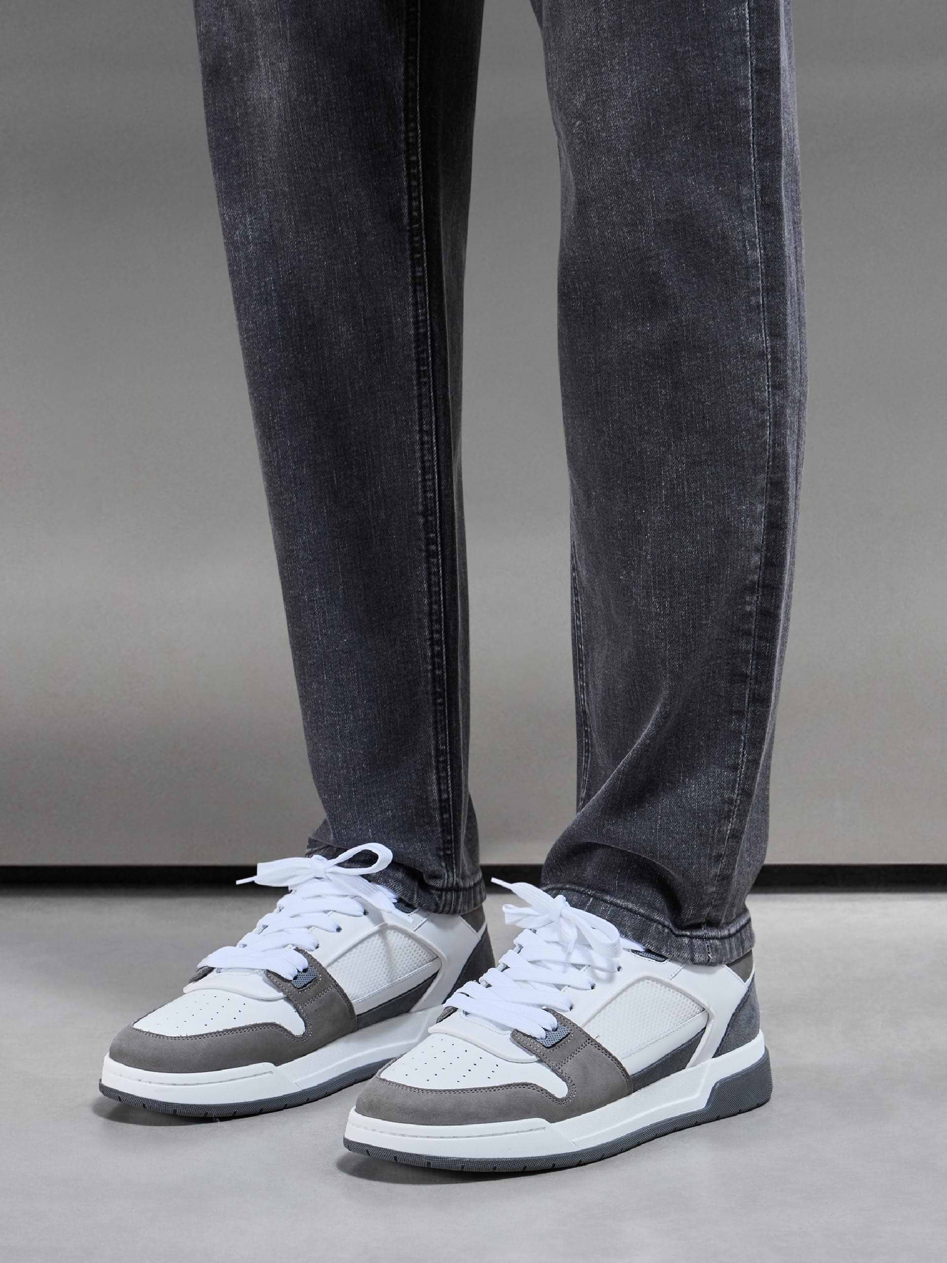 Straight Leg Denim Jeans in Grey Wash