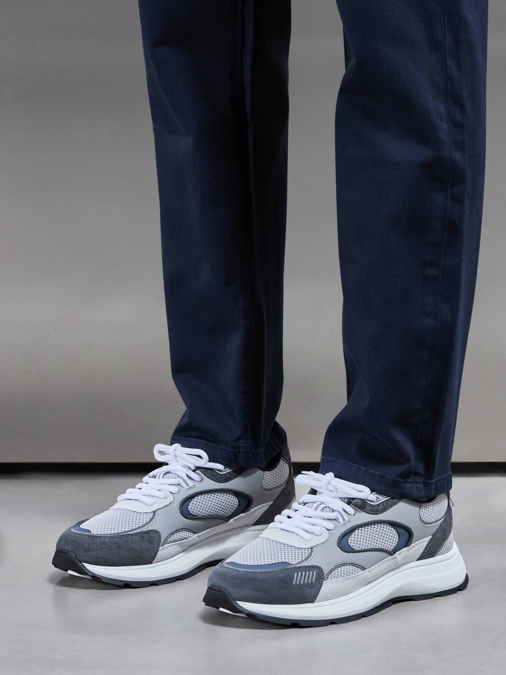 Straight Leg Denim Jeans in Navy