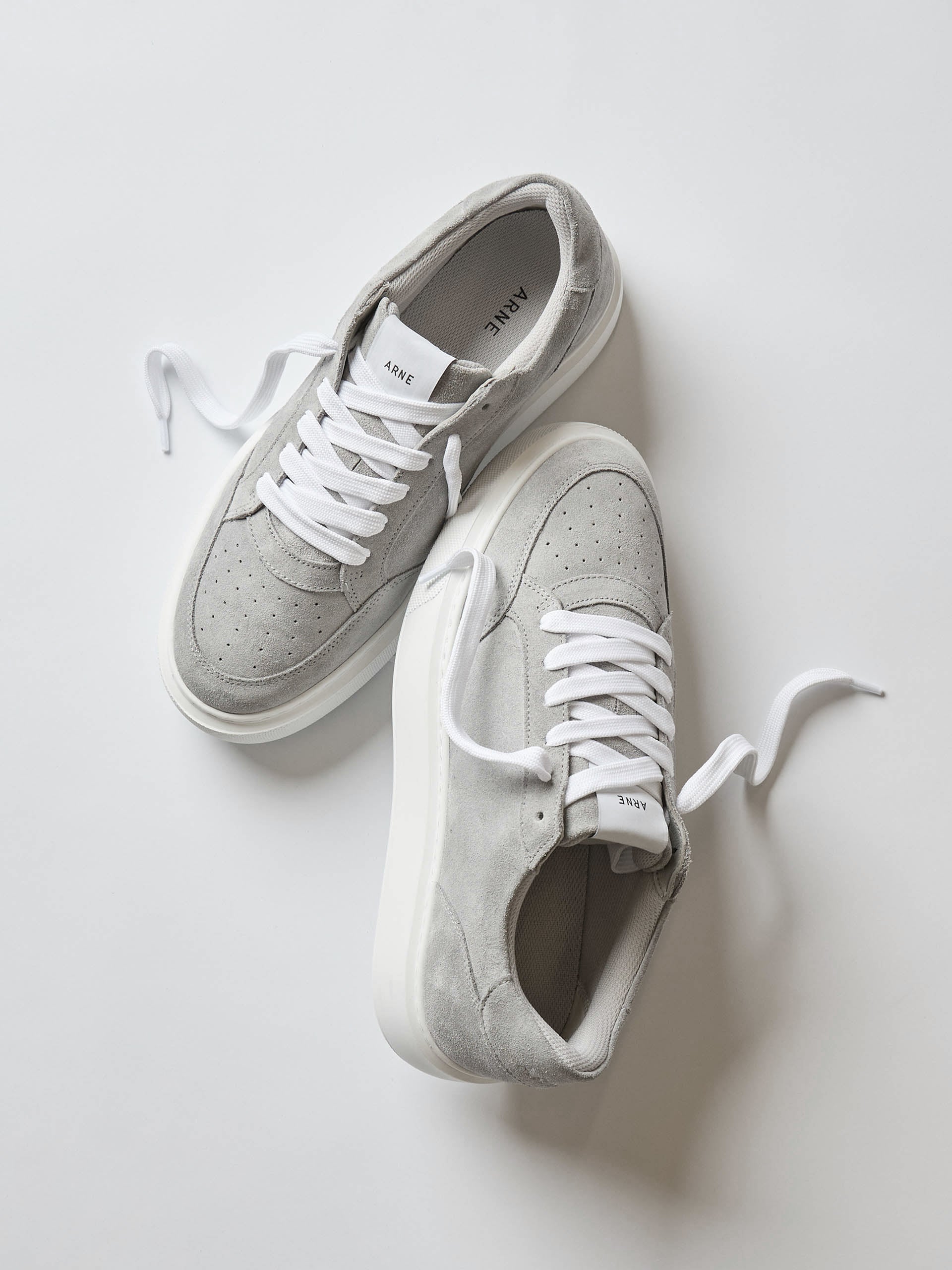 Mens Suede Court 2.0 Trainer in Grey