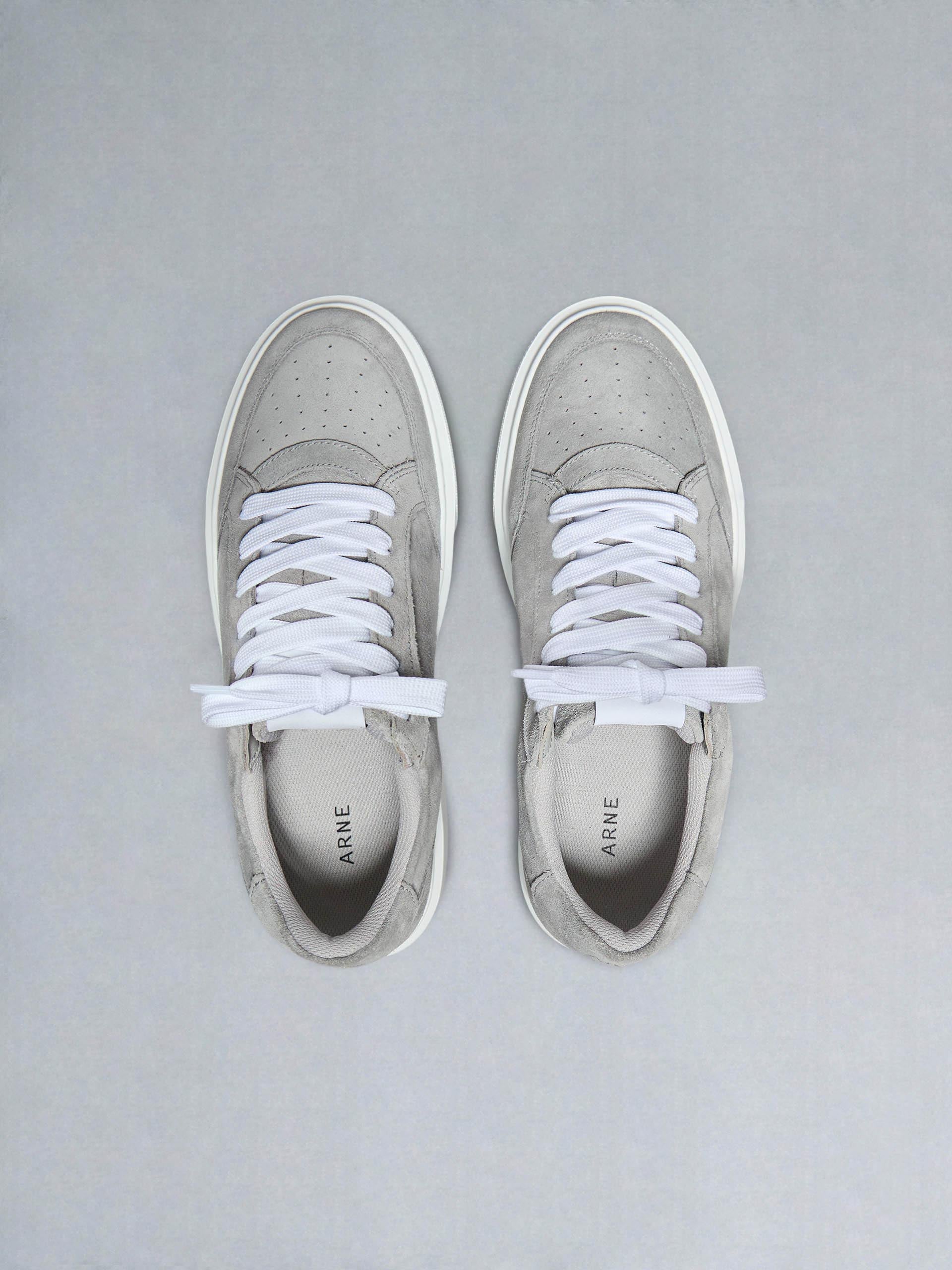 Mens Suede Court 2.0 Trainer in Grey