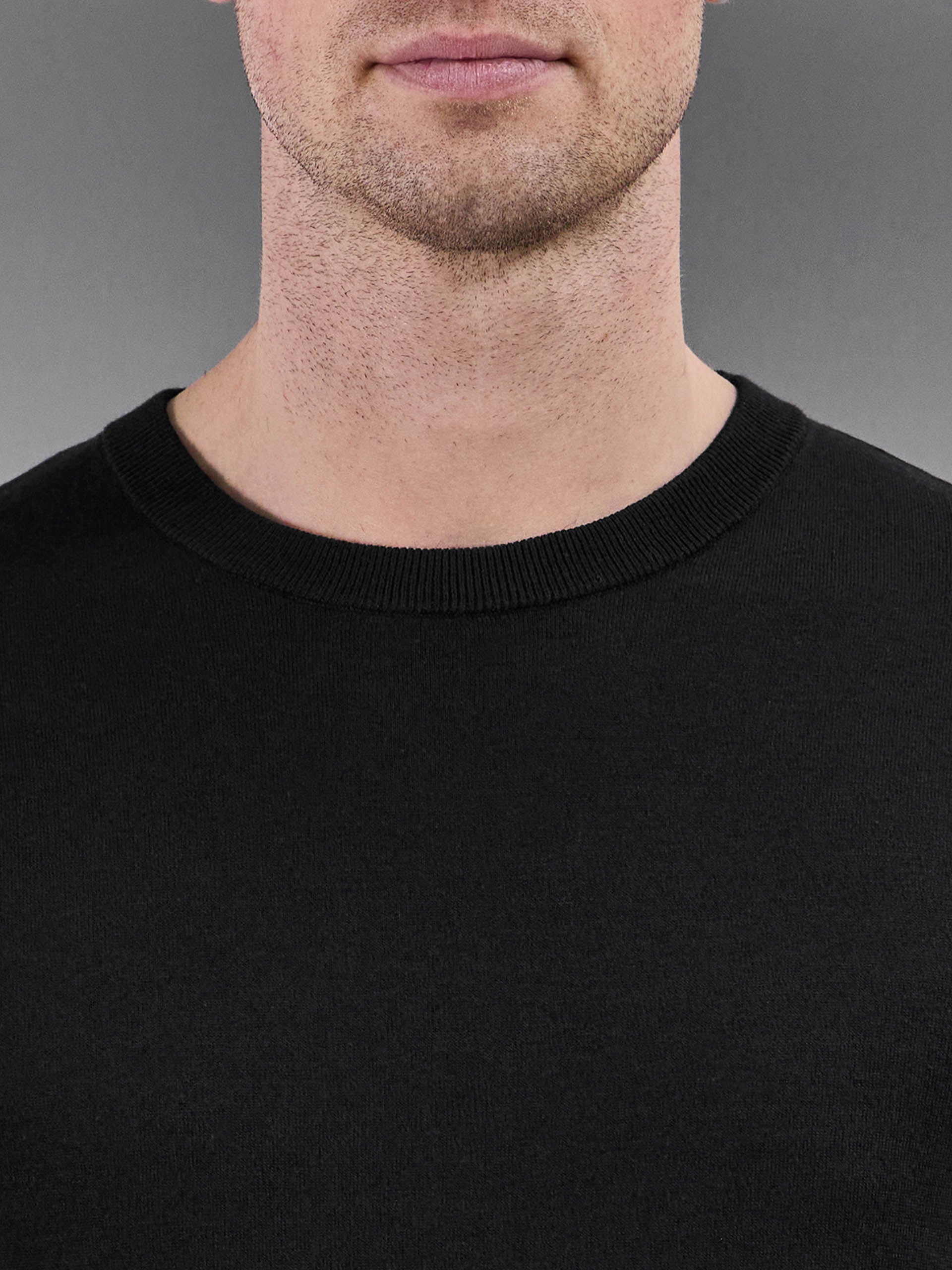 Mens Summer Cotton Knitted T-Shirt in Black
