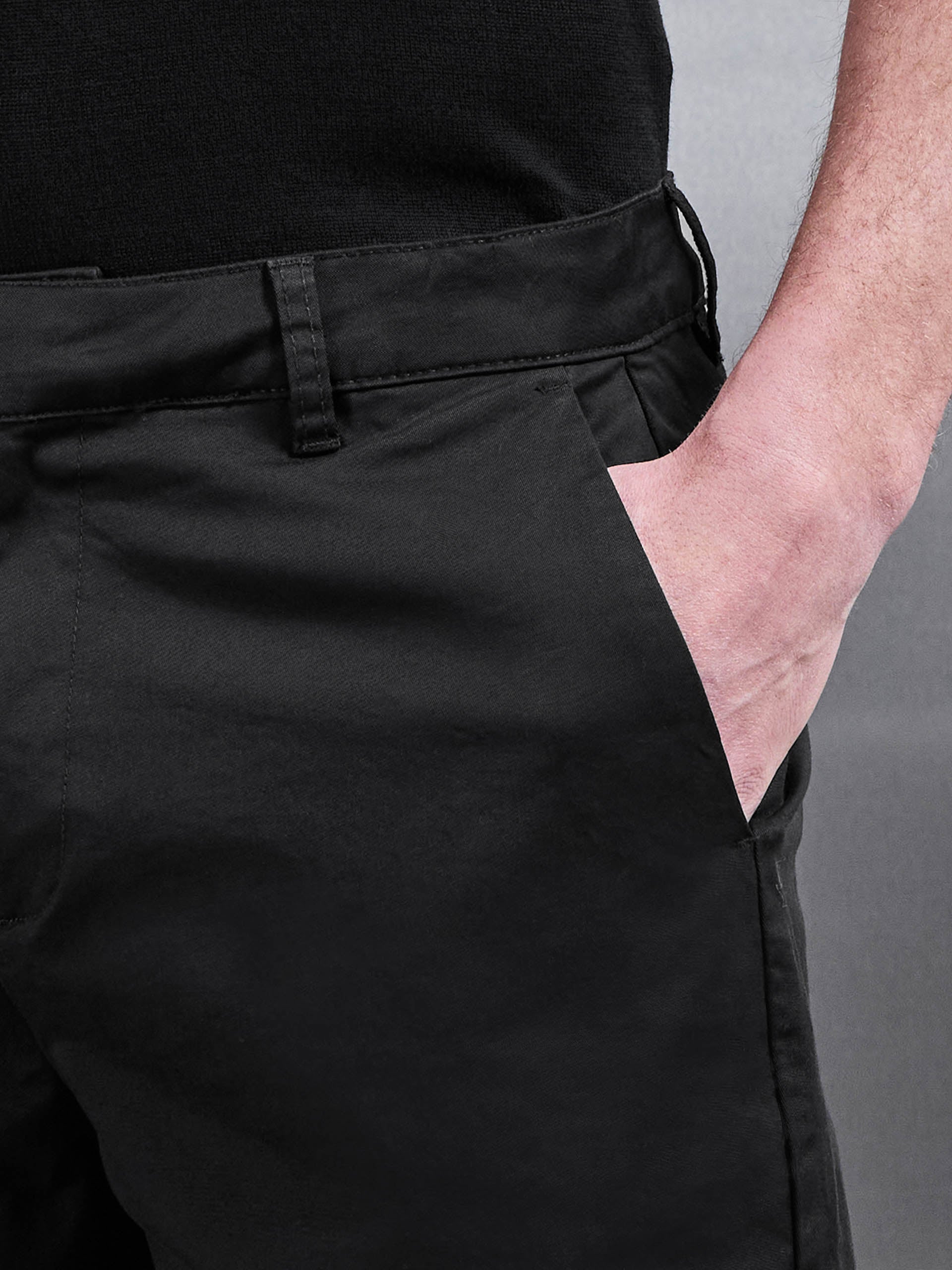Mens Tailored Chino Short in Black