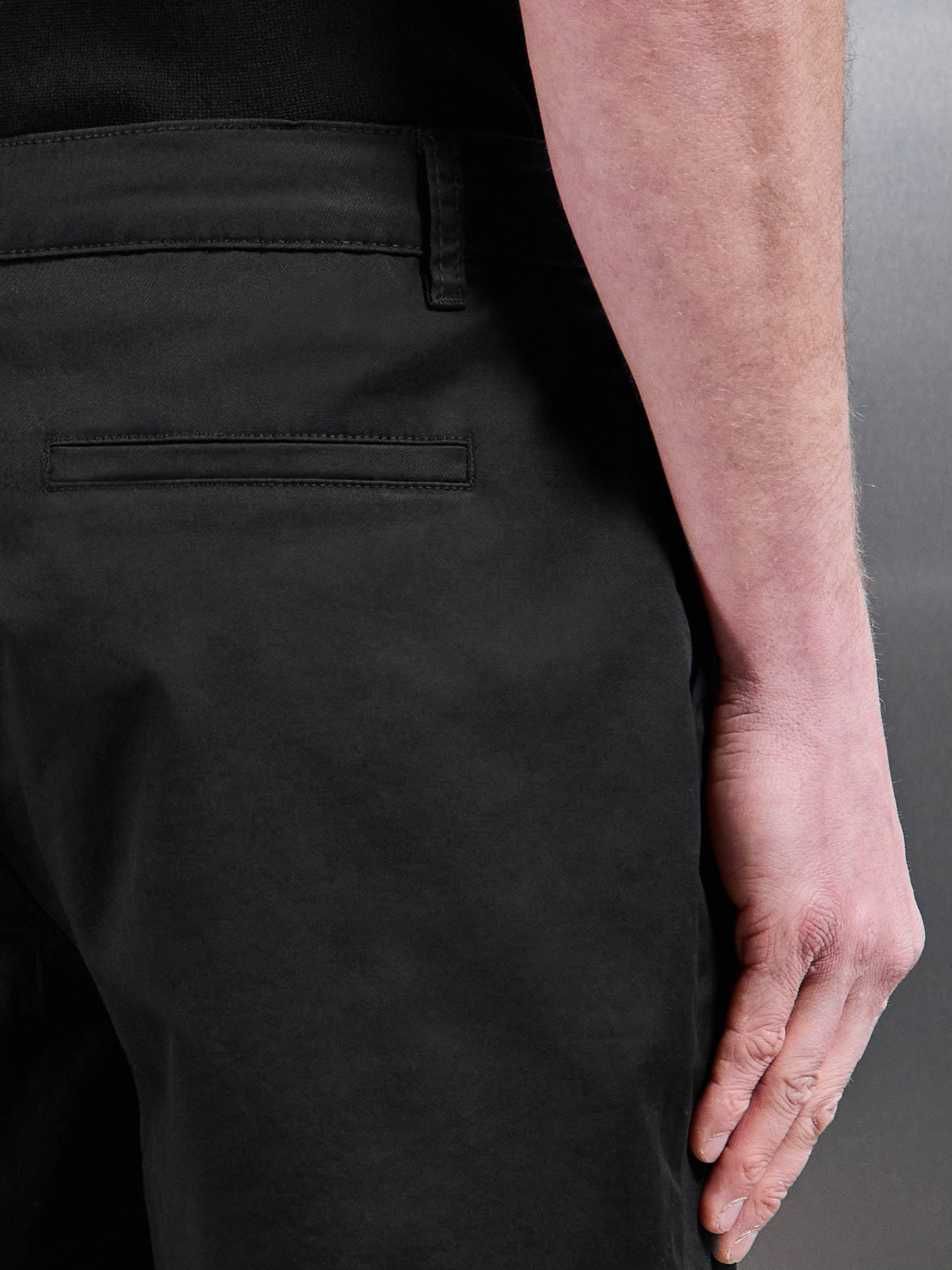 Mens Tailored Chino Short in Black