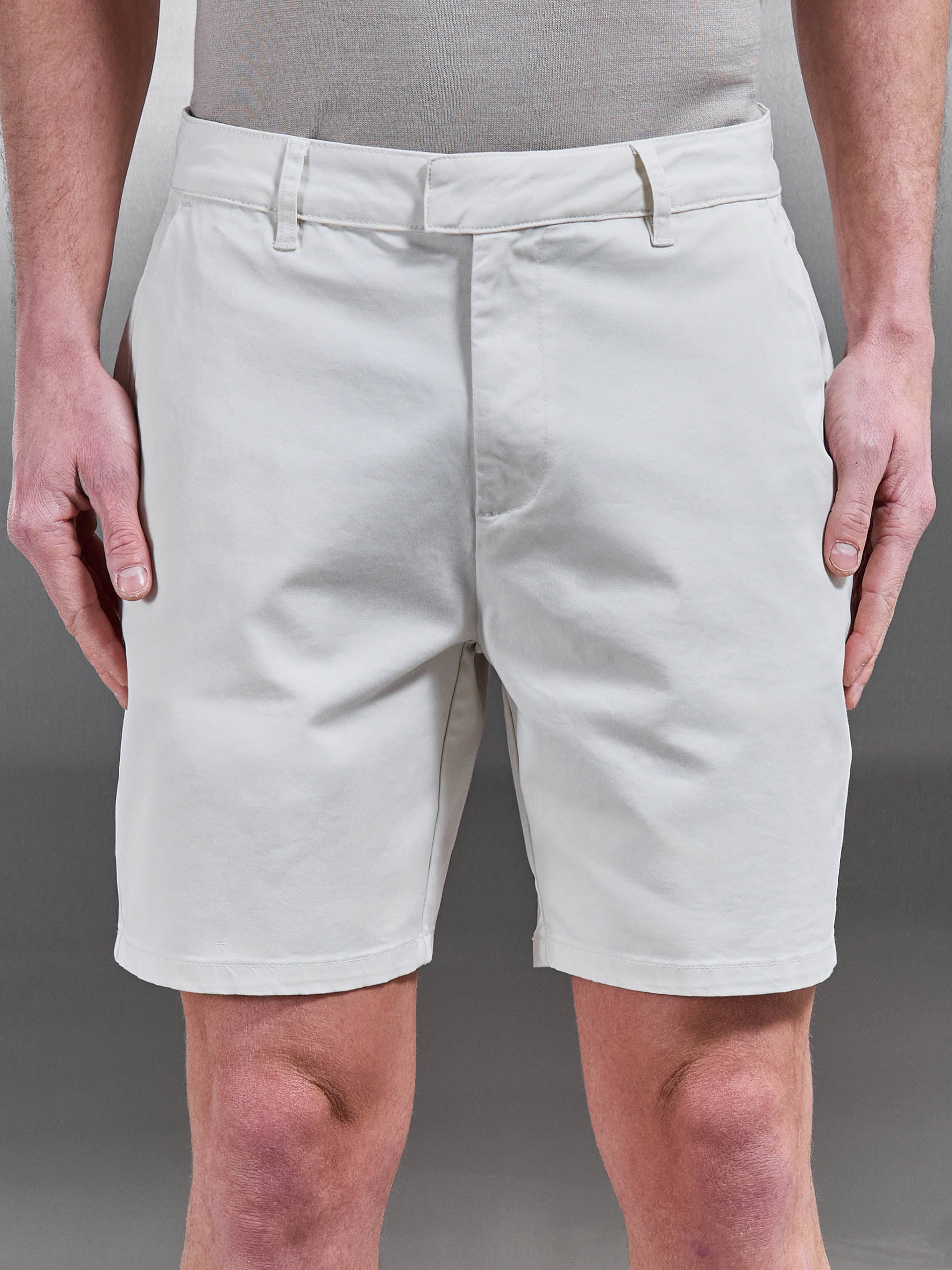 Mens Tailored Chino Short in Off White