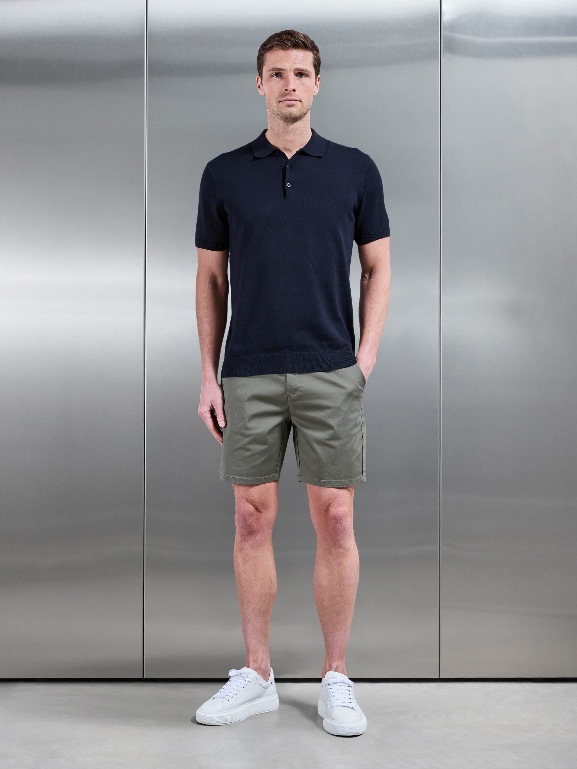 Mens Tailored Chino Short in Olive