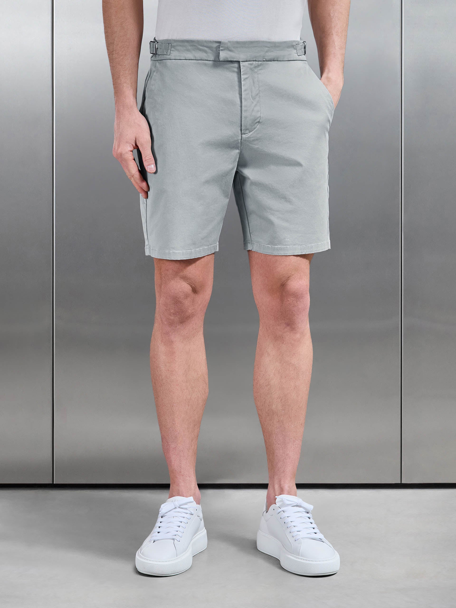 Mens Tailored Side Adjuster Chino Short in Stone