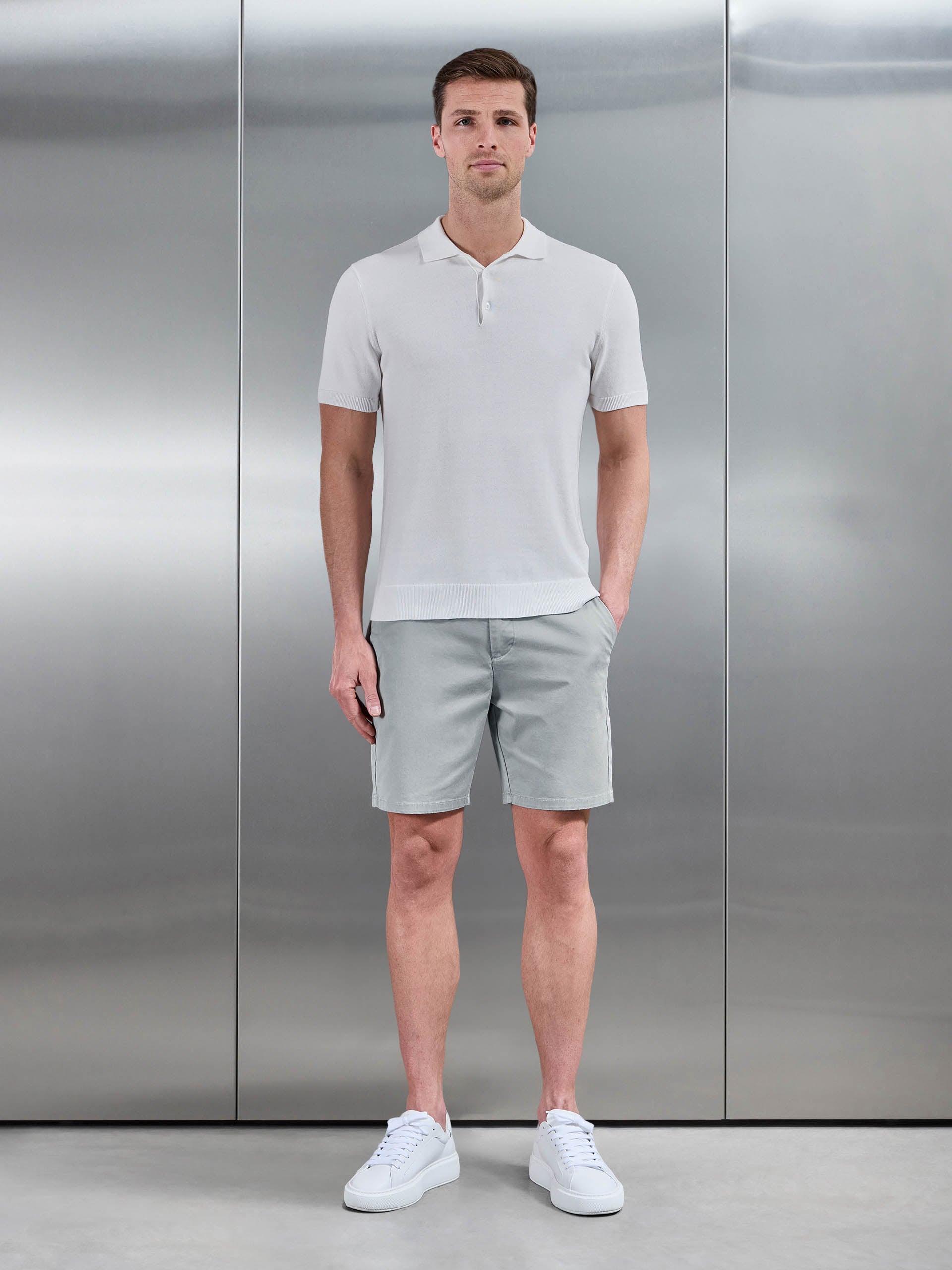 Mens Tailored Side Adjuster Chino Short in Stone