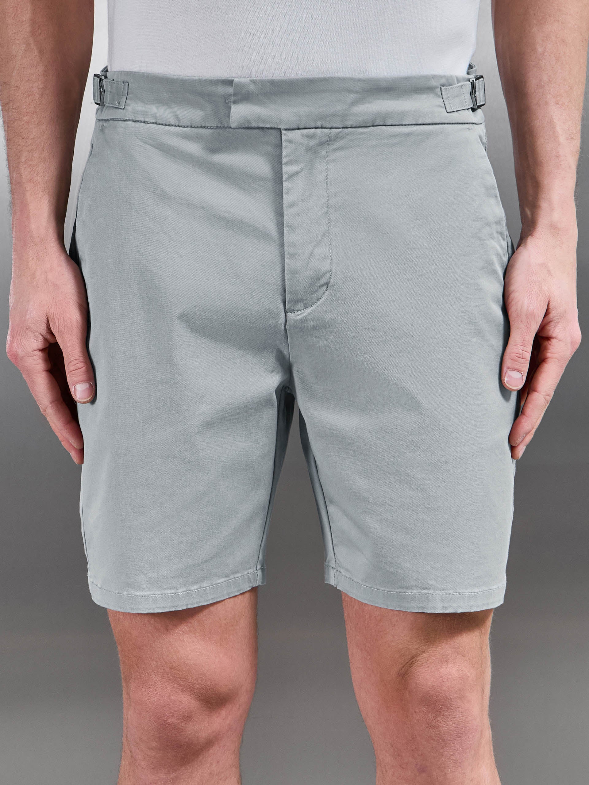 Mens Tailored Side Adjuster Chino Short in Stone