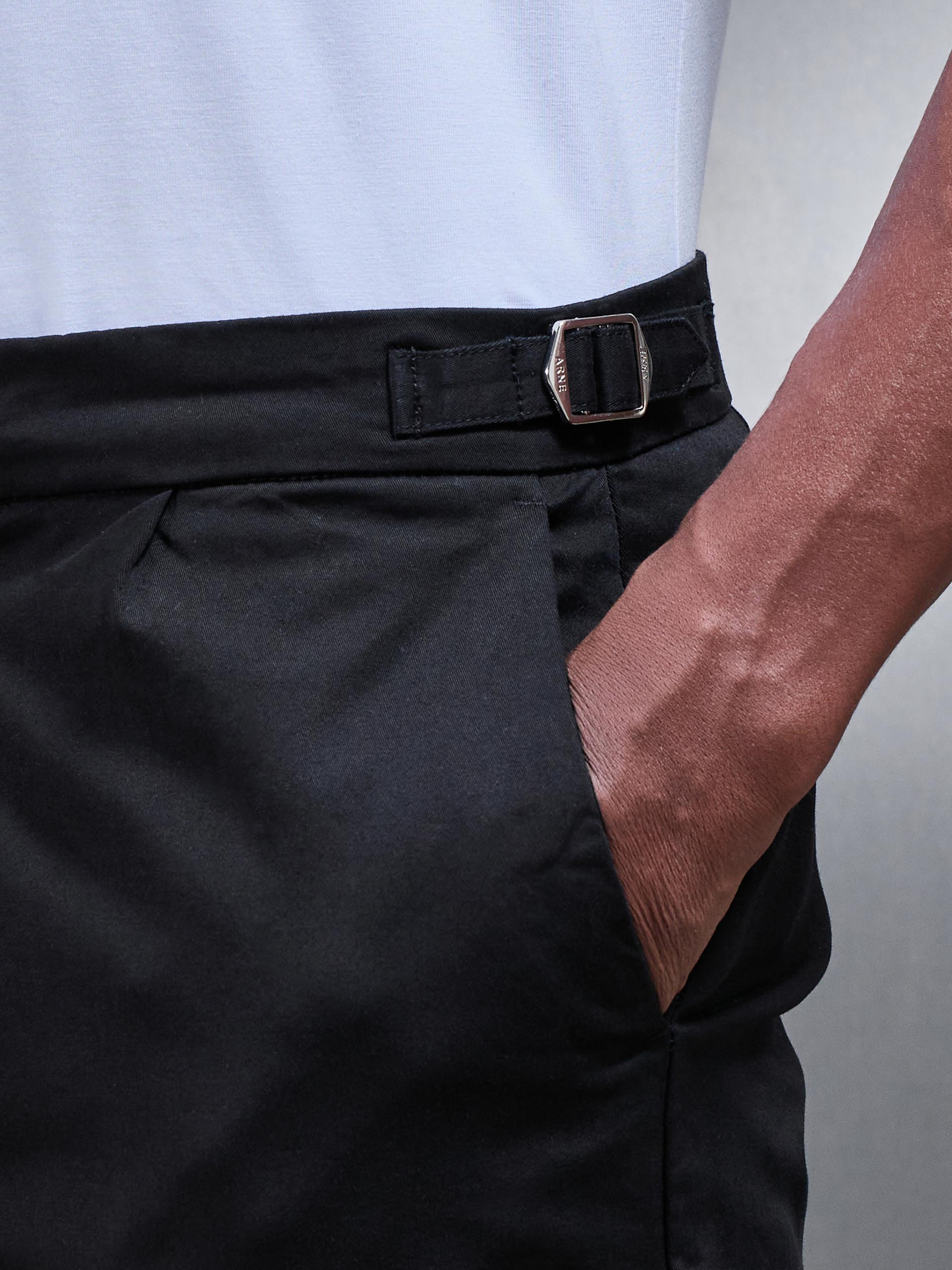 Mens Tailored Side Adjuster Chino Trouser in Black