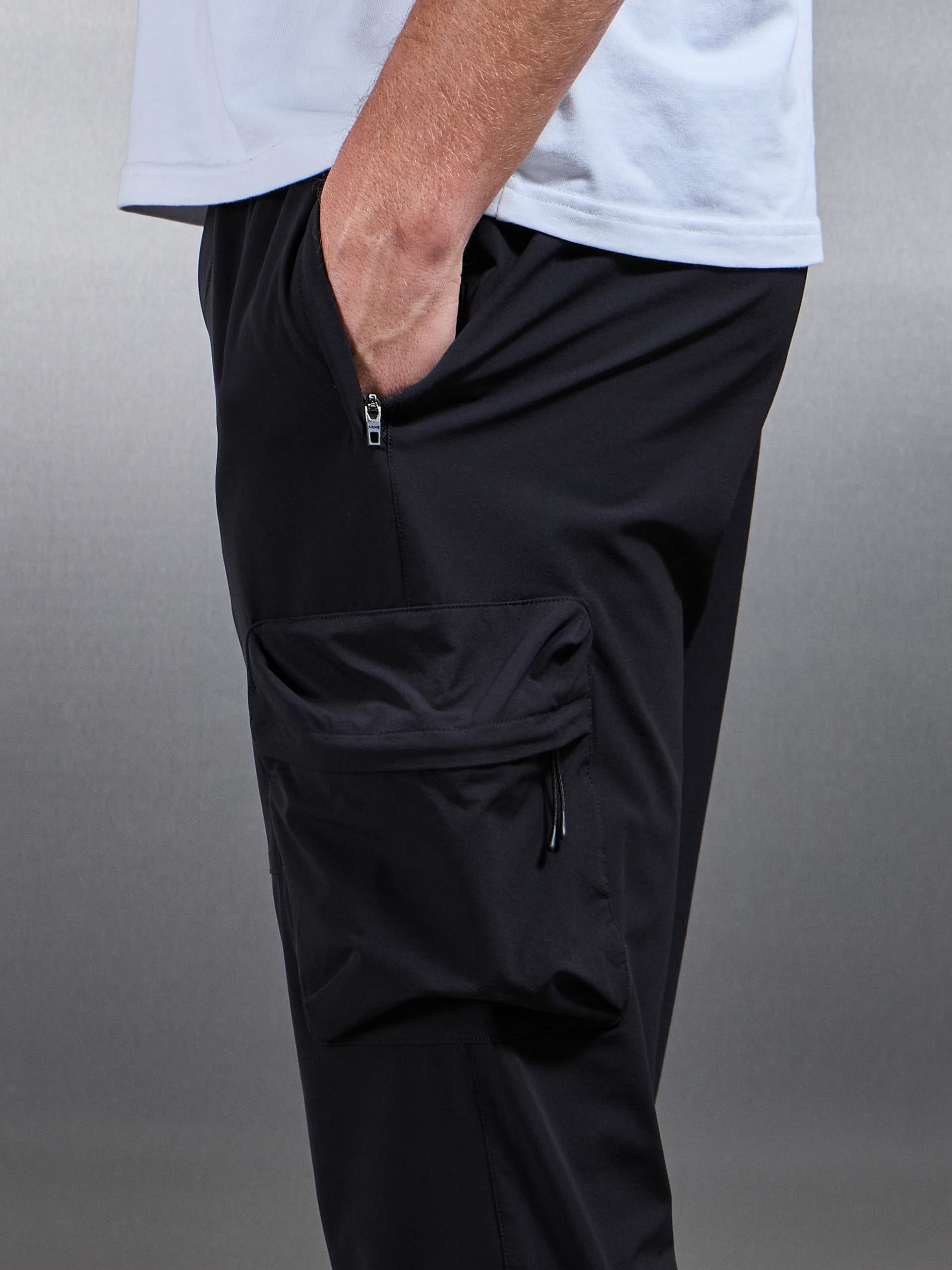 Mens Technical 3D Cargo Pant in Black