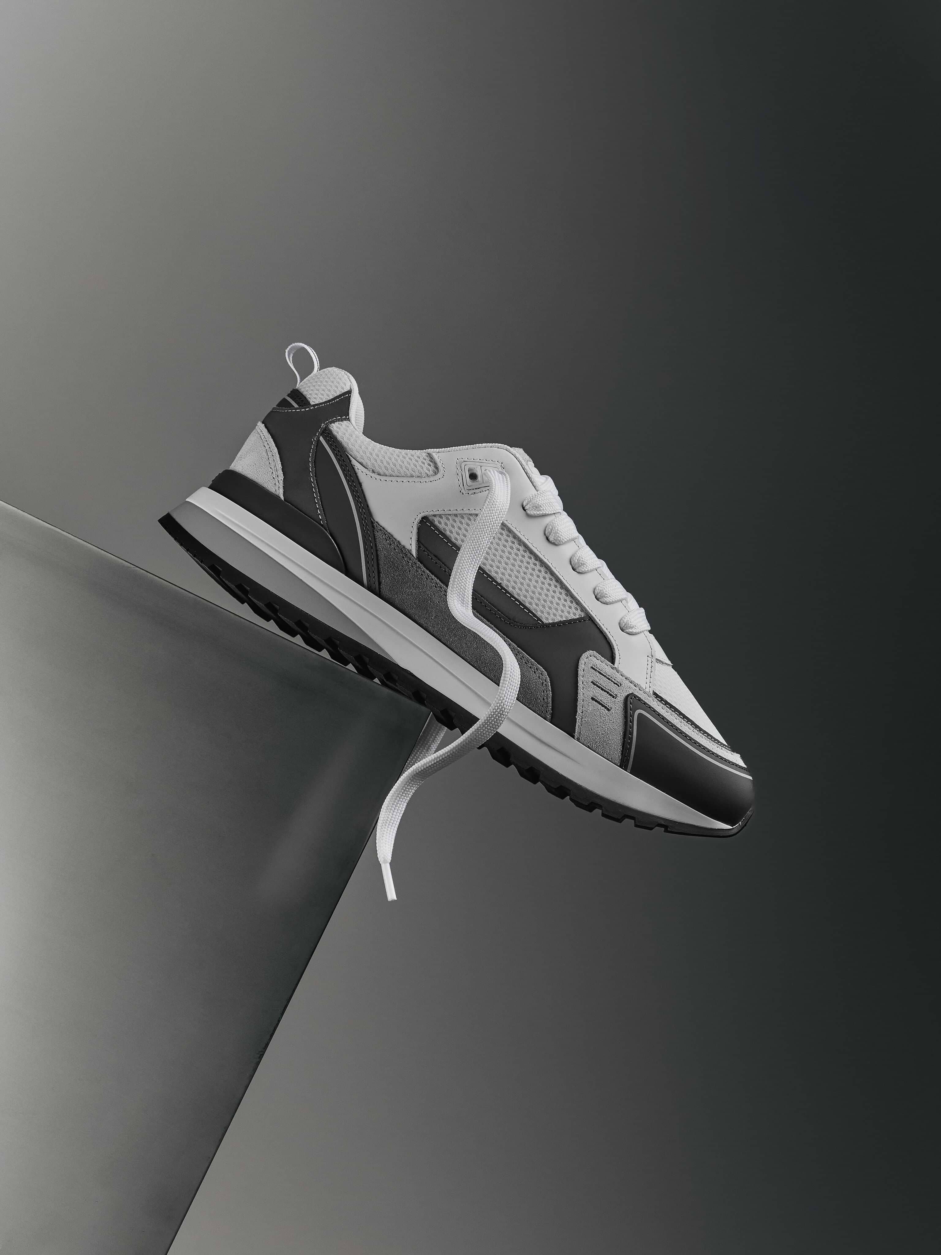 Mens Technical Racer in White Grey