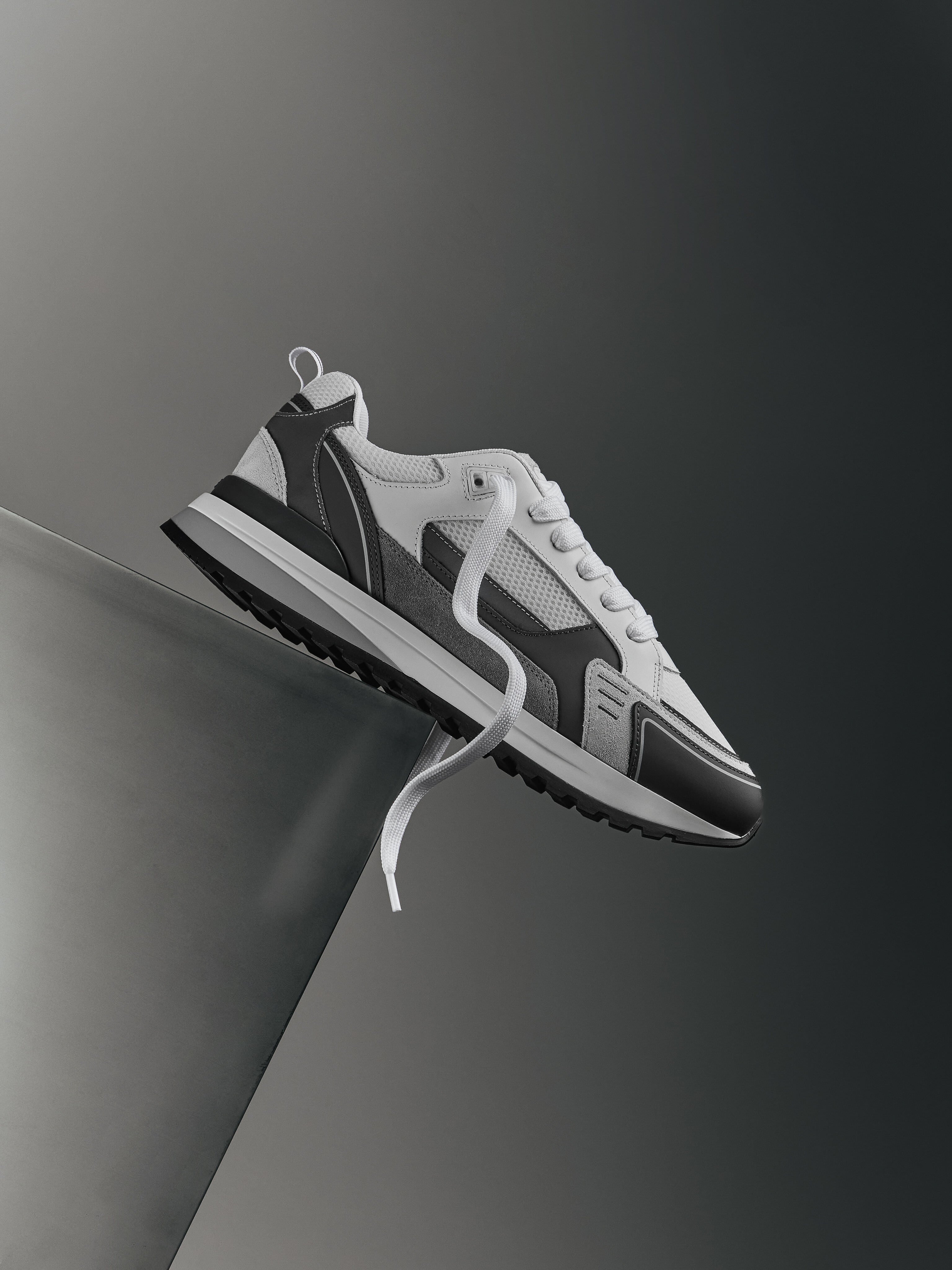 Mens Technical Racer in White Grey