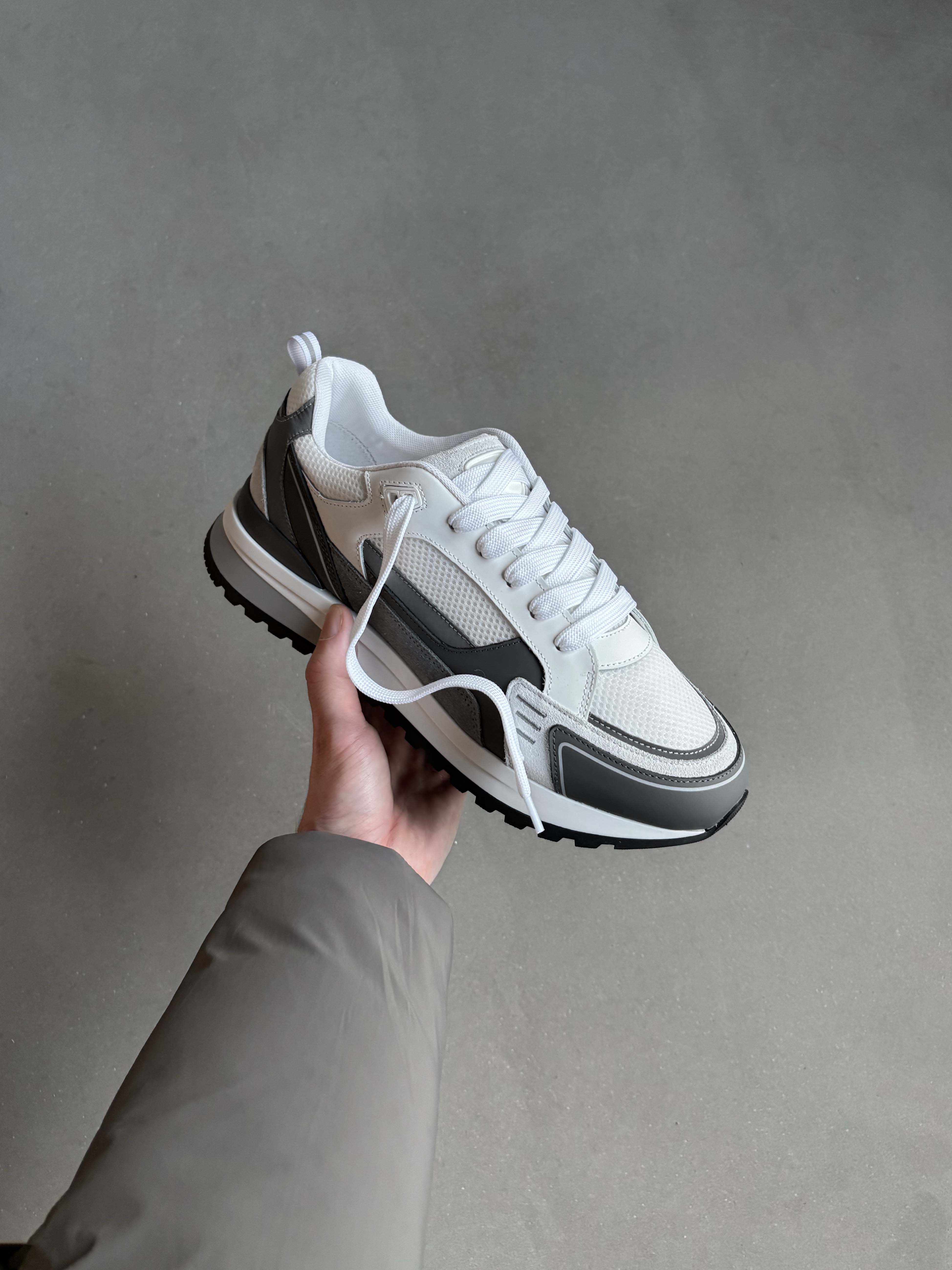 Mens Technical Racer in White Grey