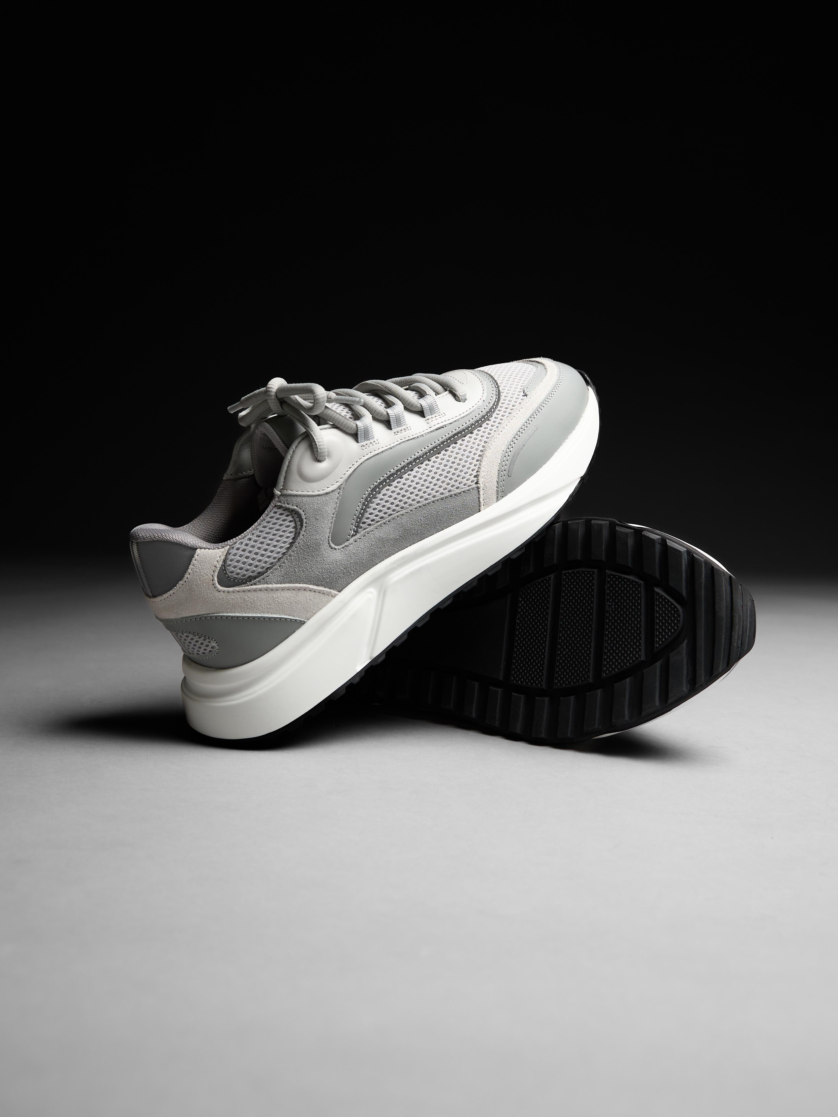 Mens Technical Runner 2.0 in Grey
