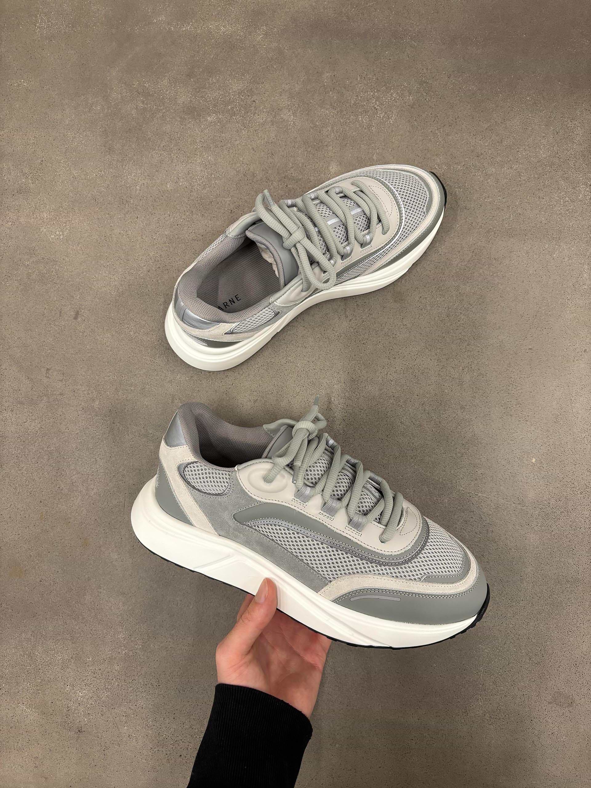 Technical Runner 2.0 in Grey