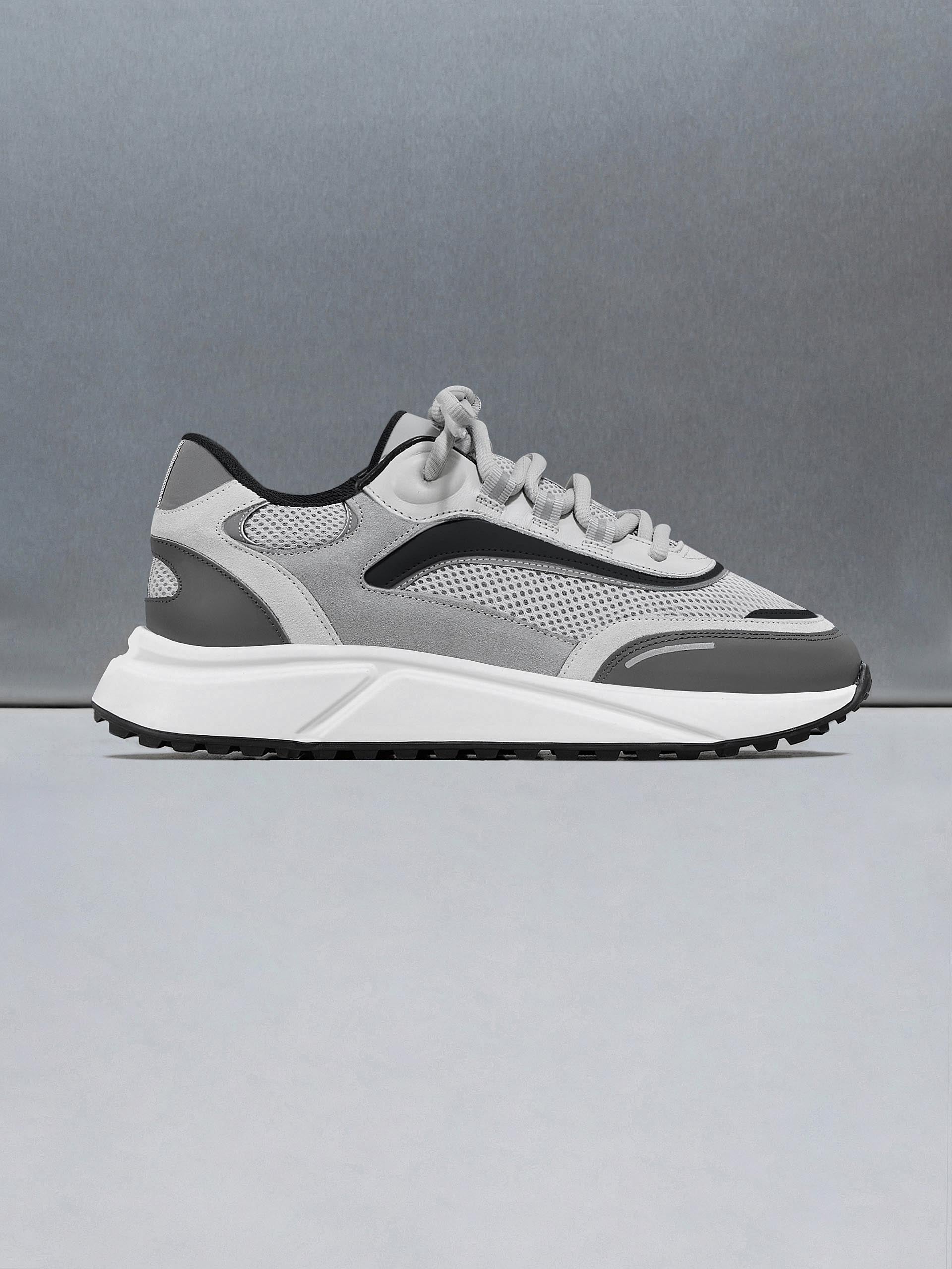 Mens Technical Runner 2.0 in Grey Black