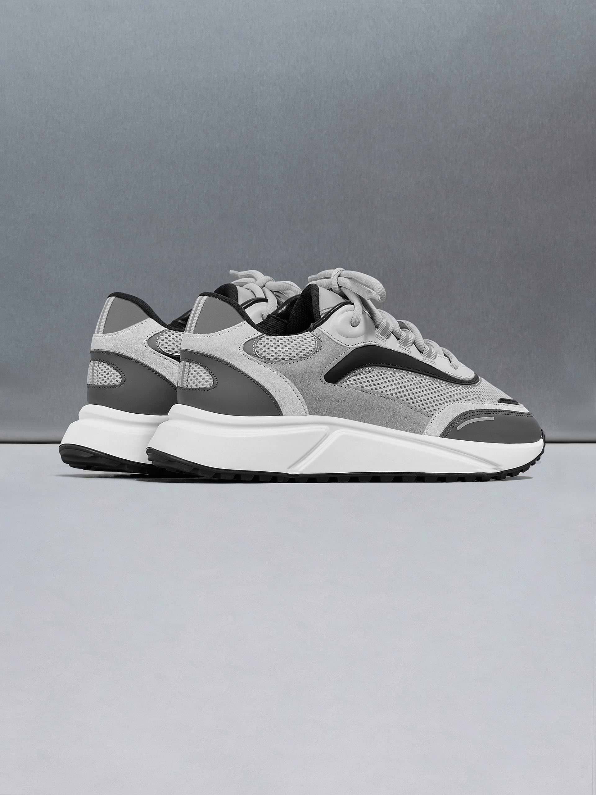 Technical Runner 2.0 in Grey Black