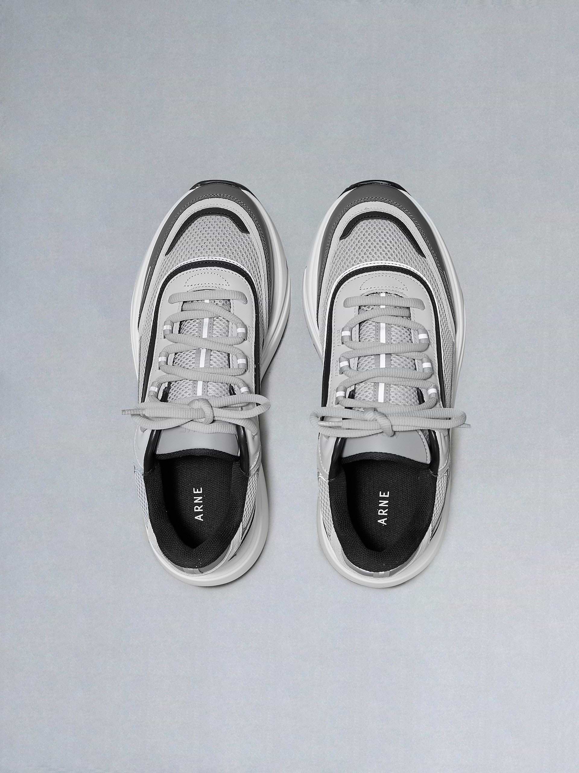 Technical Runner 2.0 in Grey Black