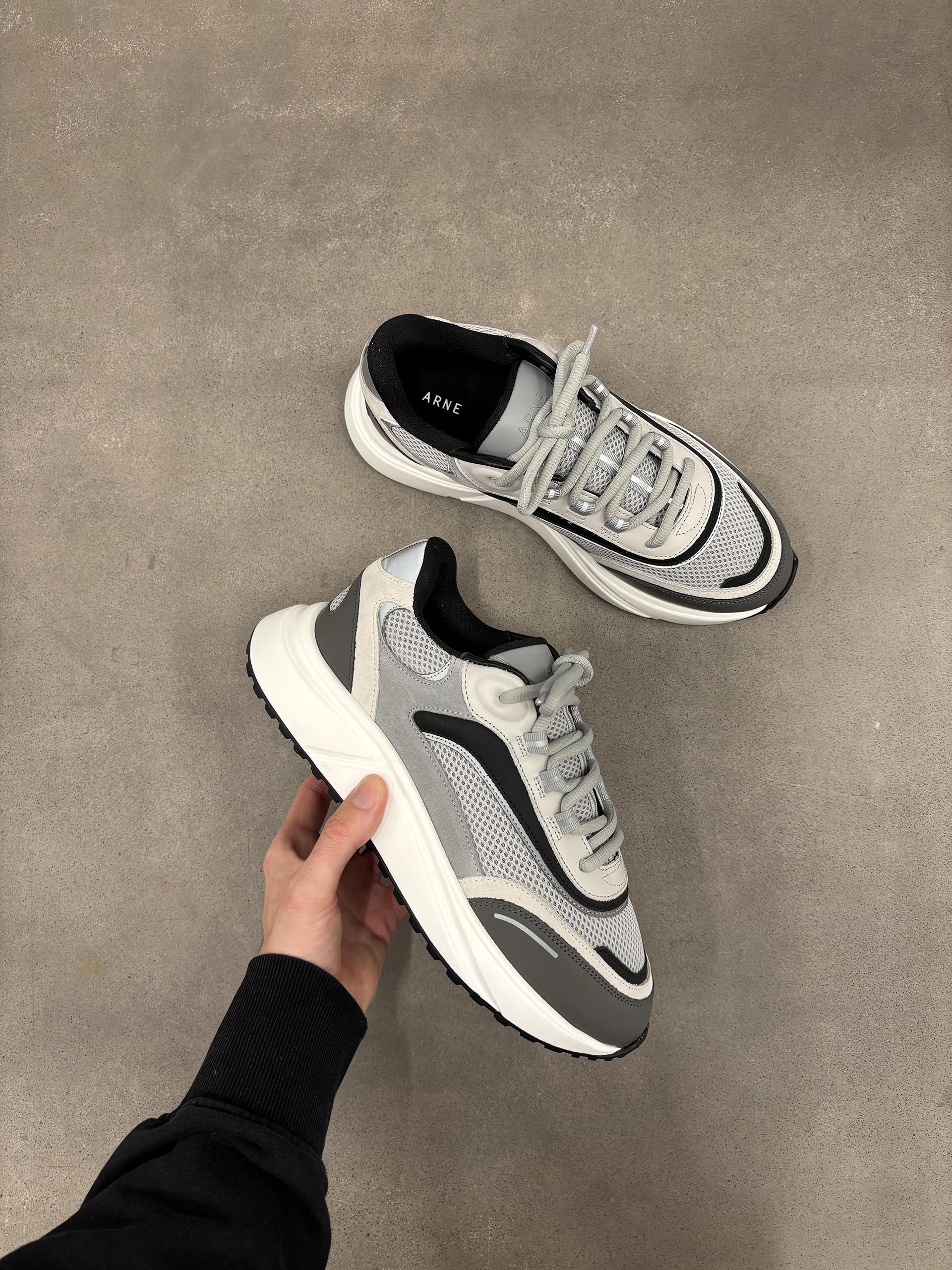 Mens Technical Runner 2.0 in Grey Black