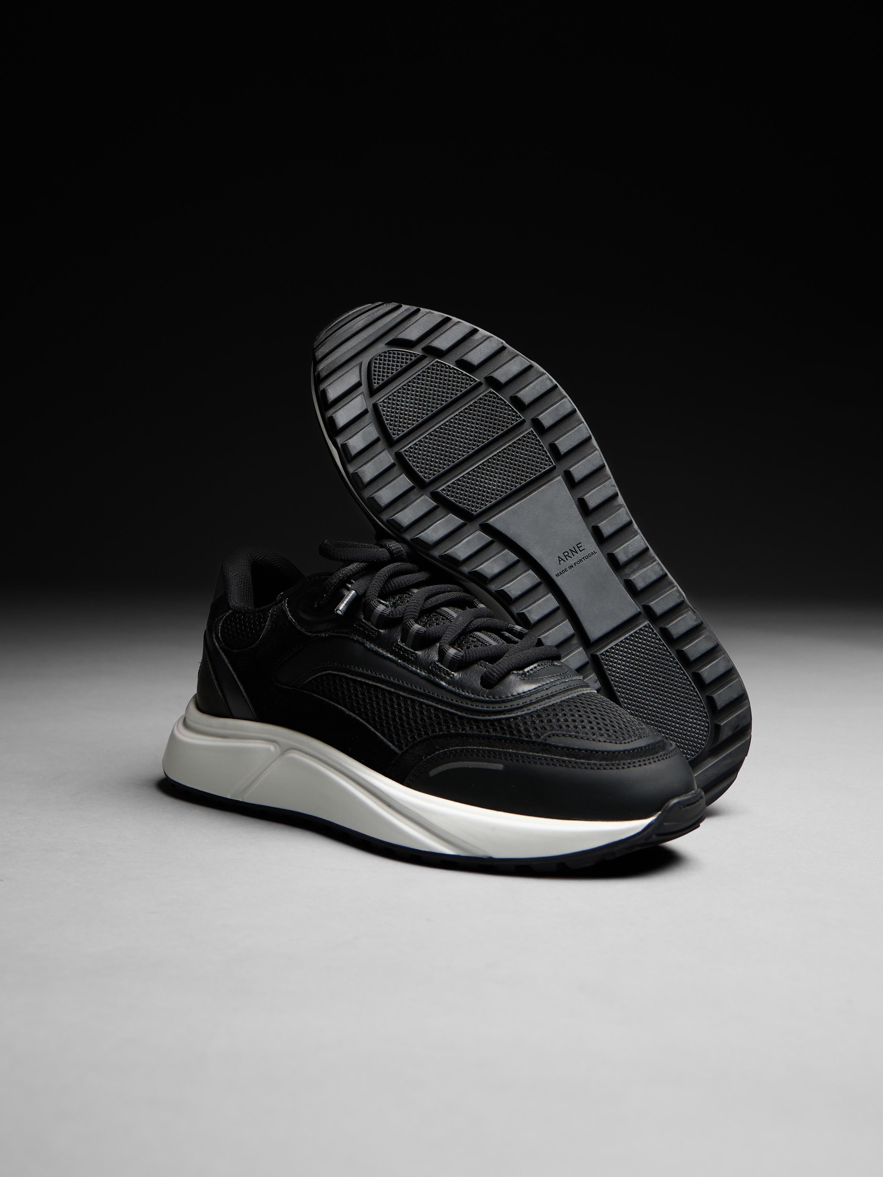 Mens Technical Runner 2.0 in Midnight Black