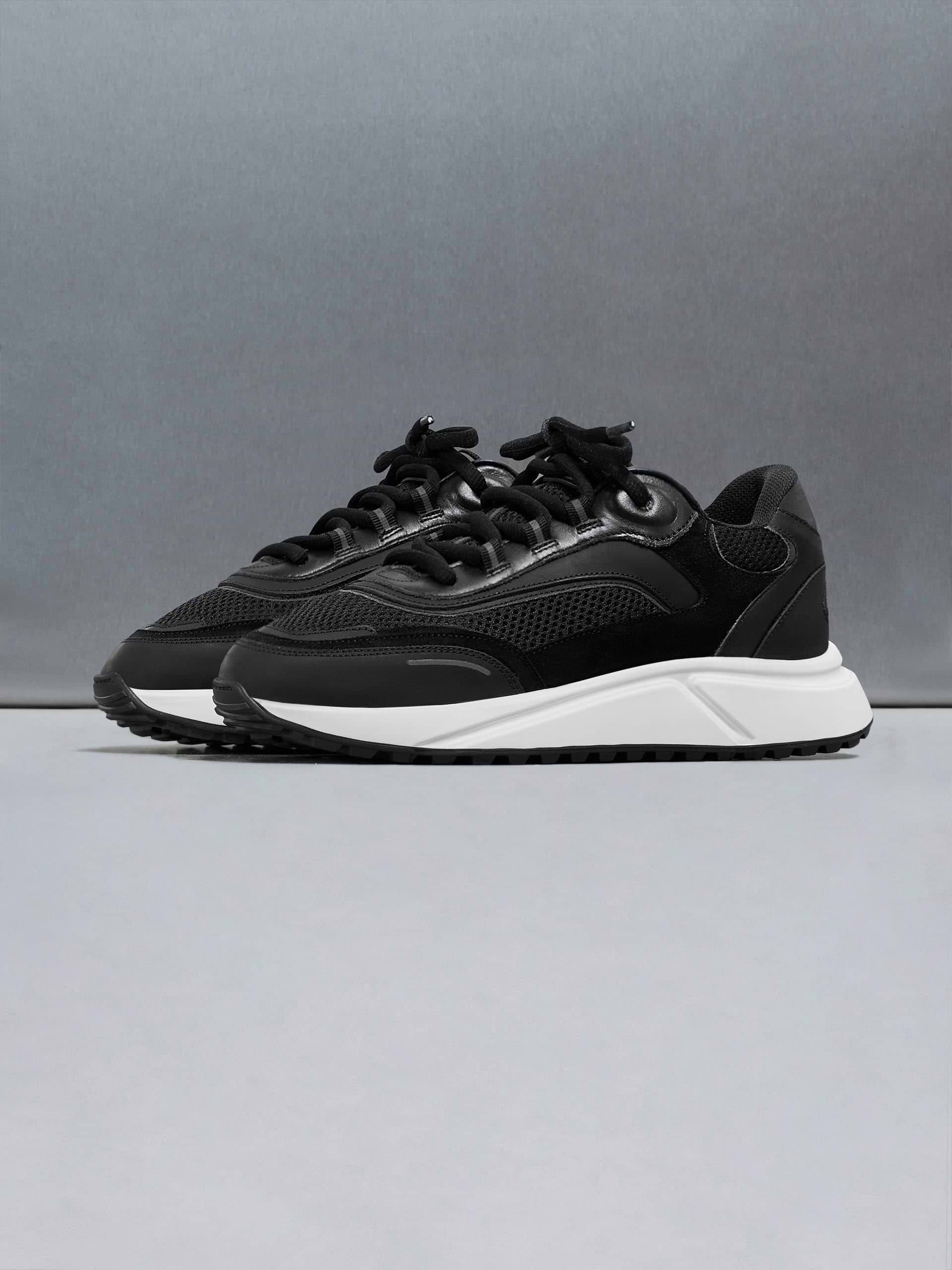 Technical Runner 2.0 in Midnight Black