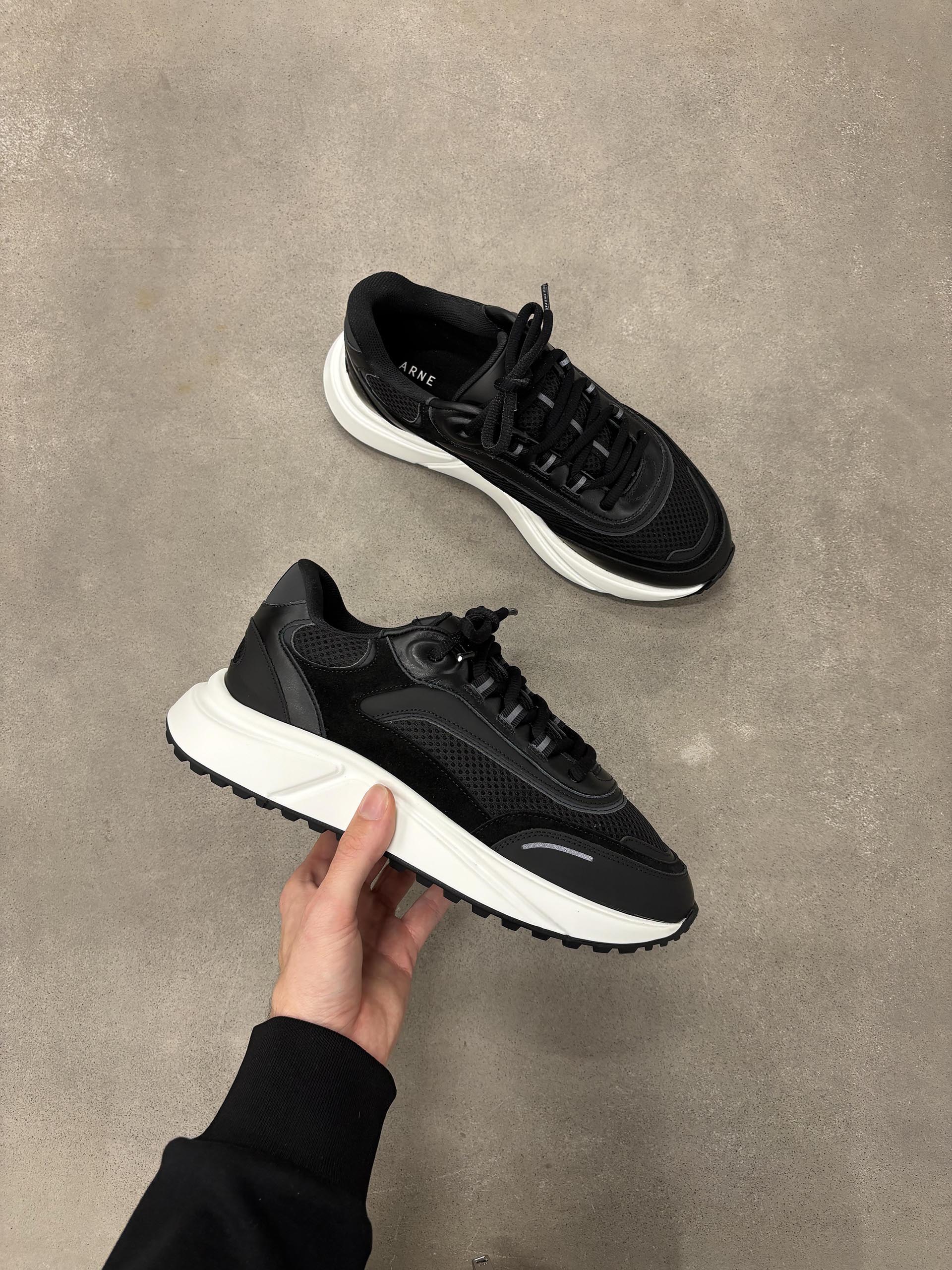 Mens Technical Runner 2.0 in Midnight Black