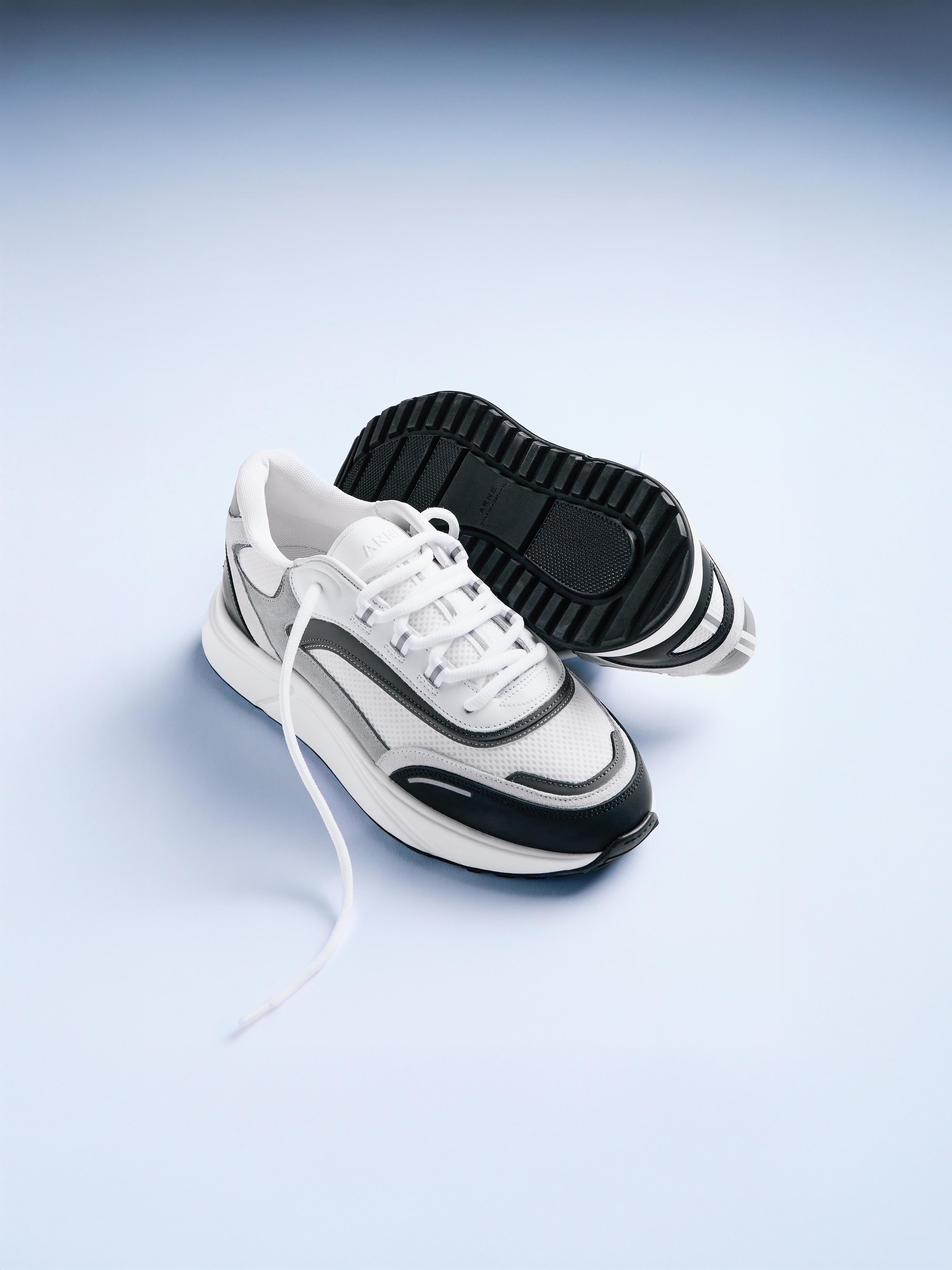Mens Technical Runner 2.0 in White Black