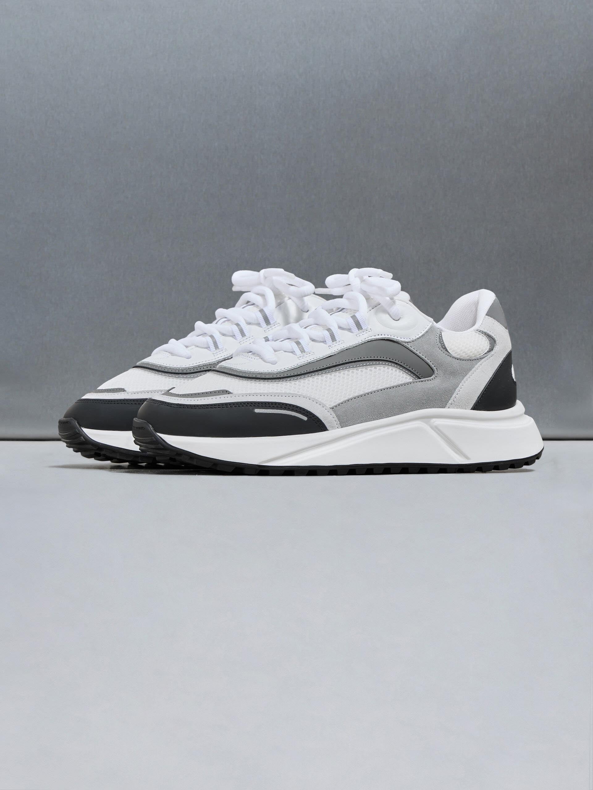 Mens Technical Runner 2.0 in White Black