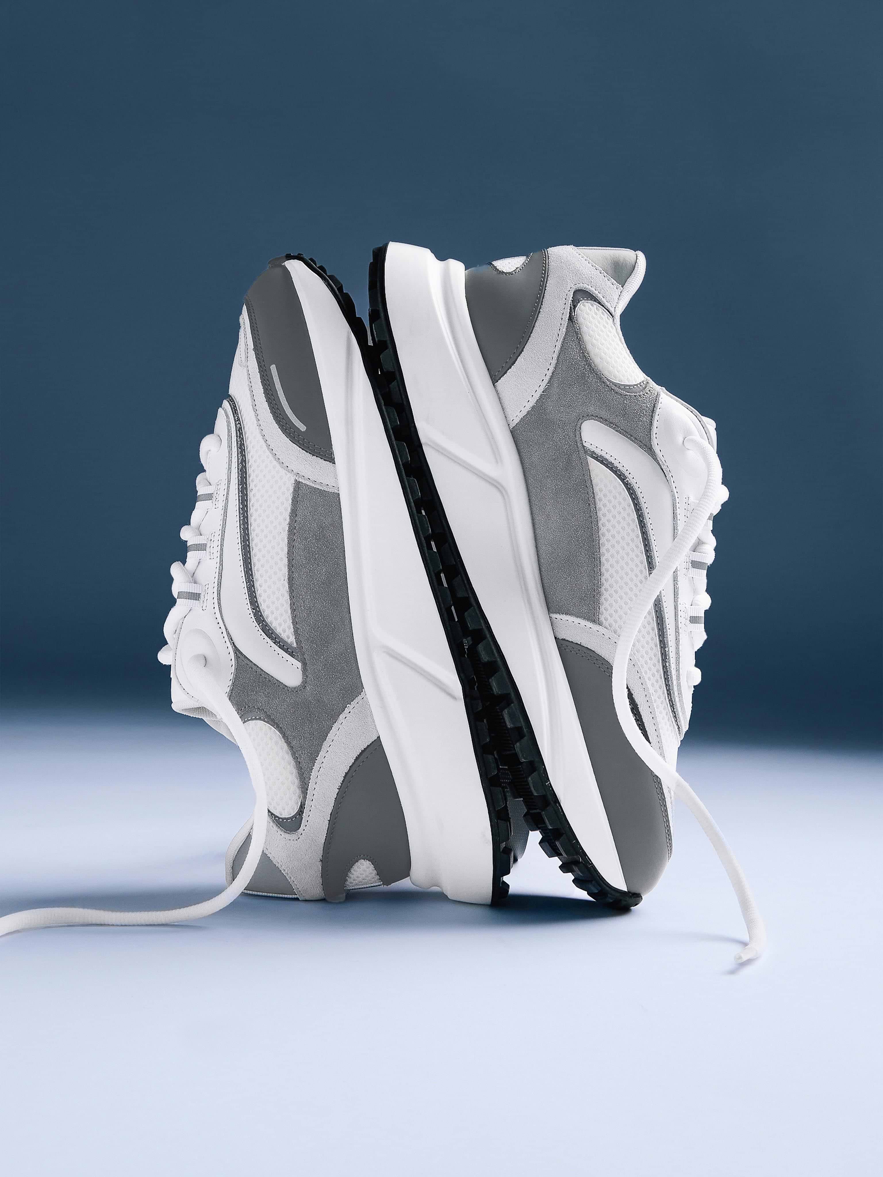 Mens Technical Runner 2.0 in White Grey