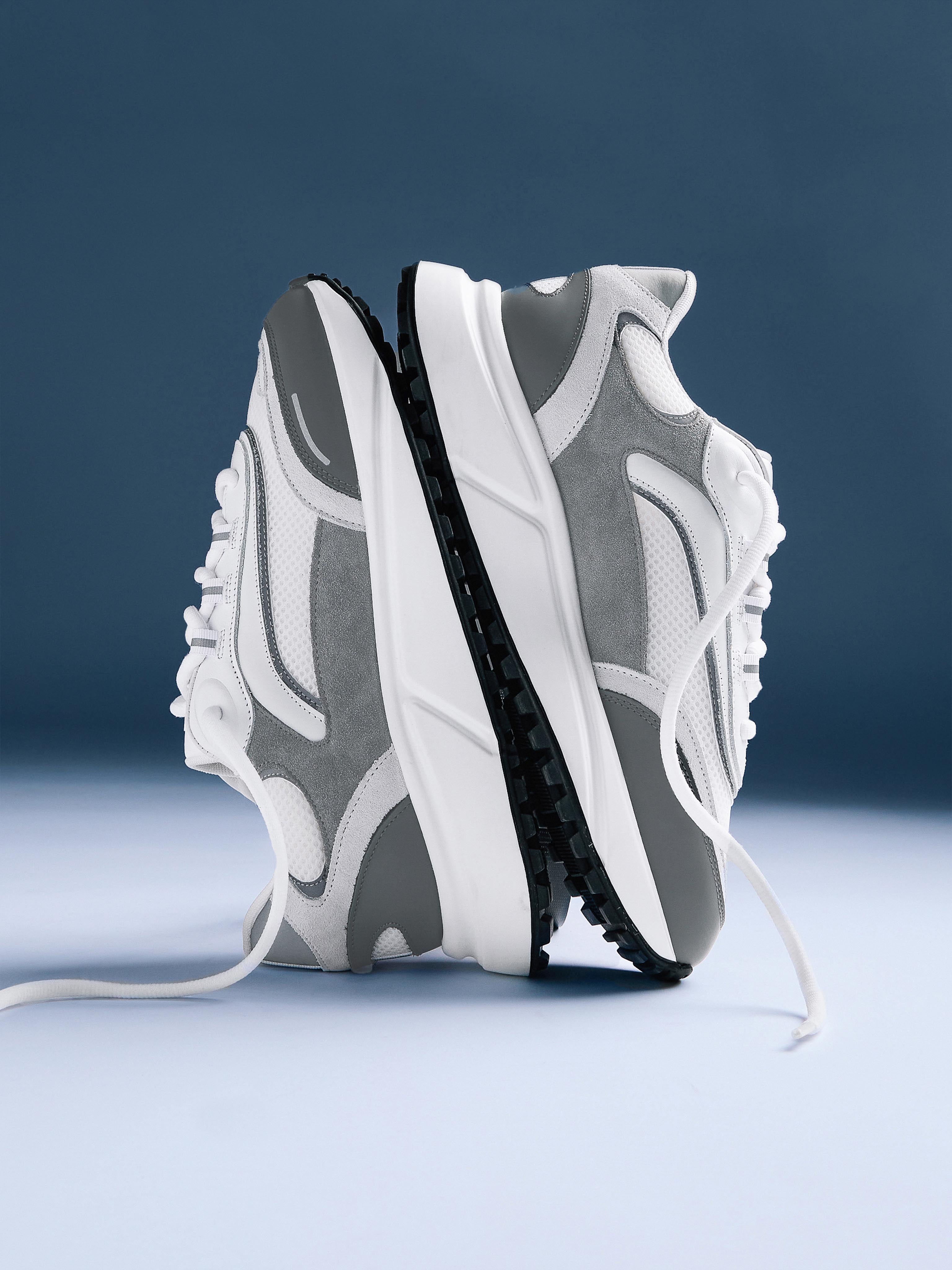 Mens Technical Runner 2.0 in White Grey