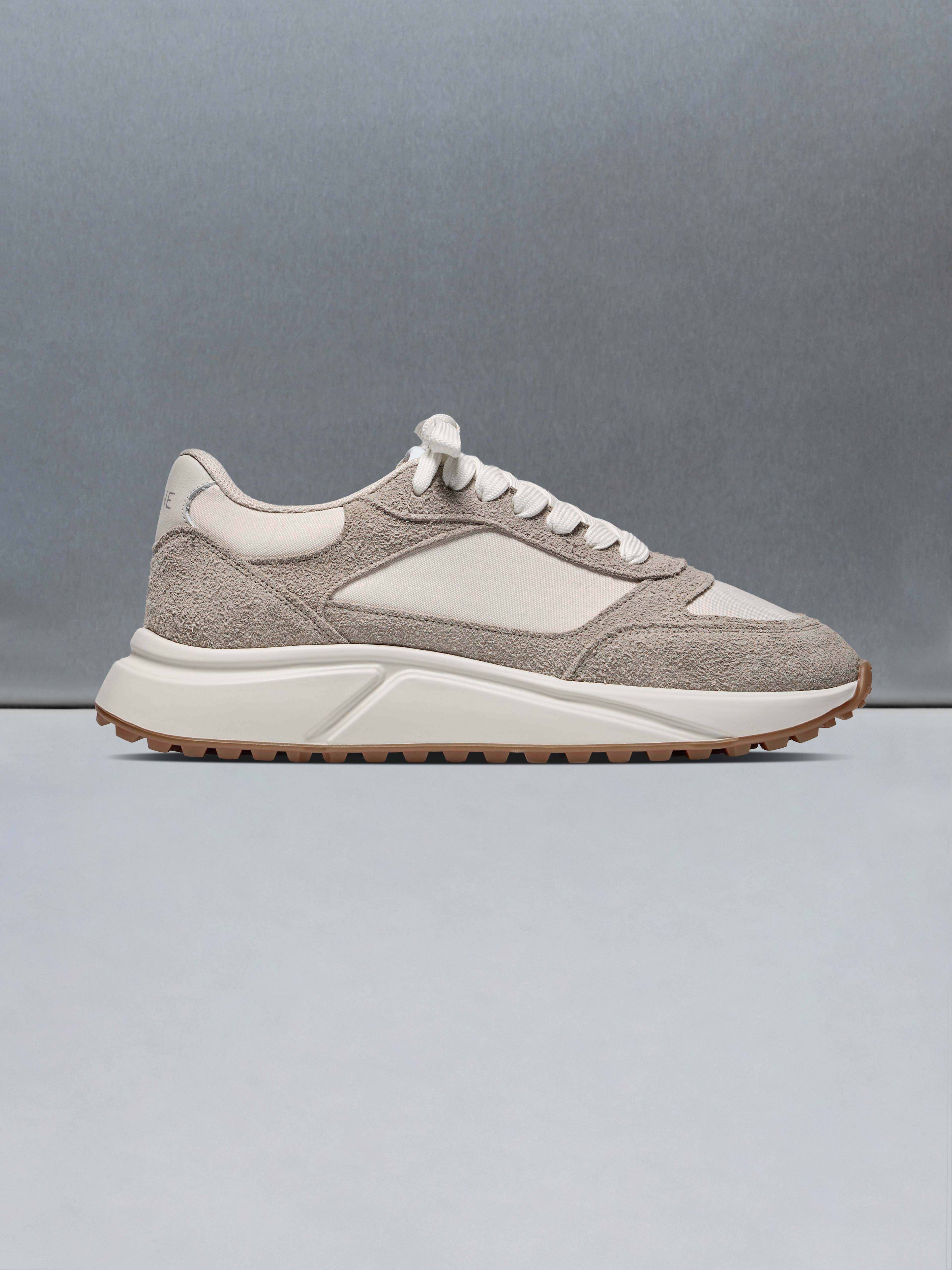 Technical Runner Neo in Beige Off White