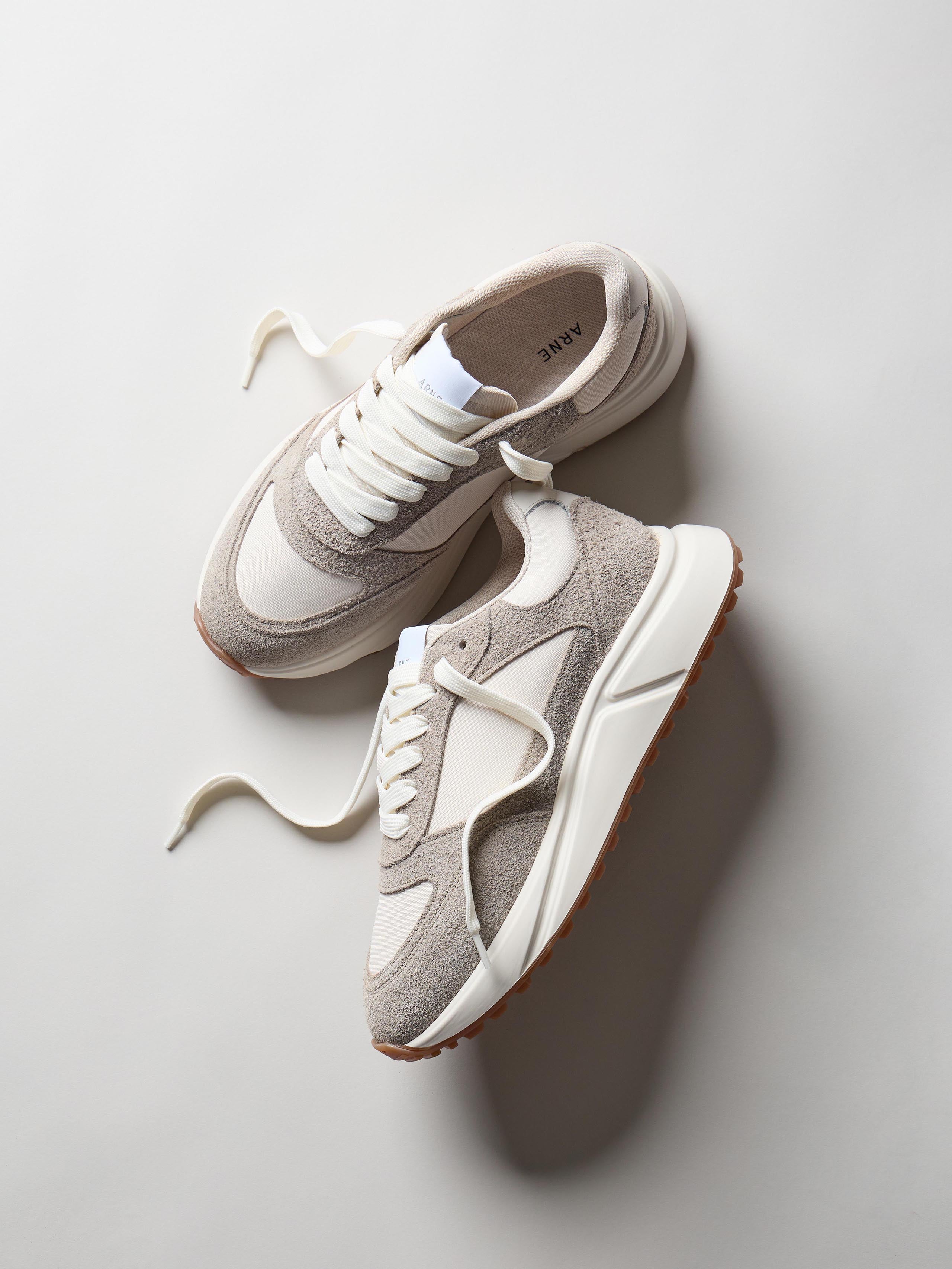 Mens Technical Runner Neo in Beige Off White