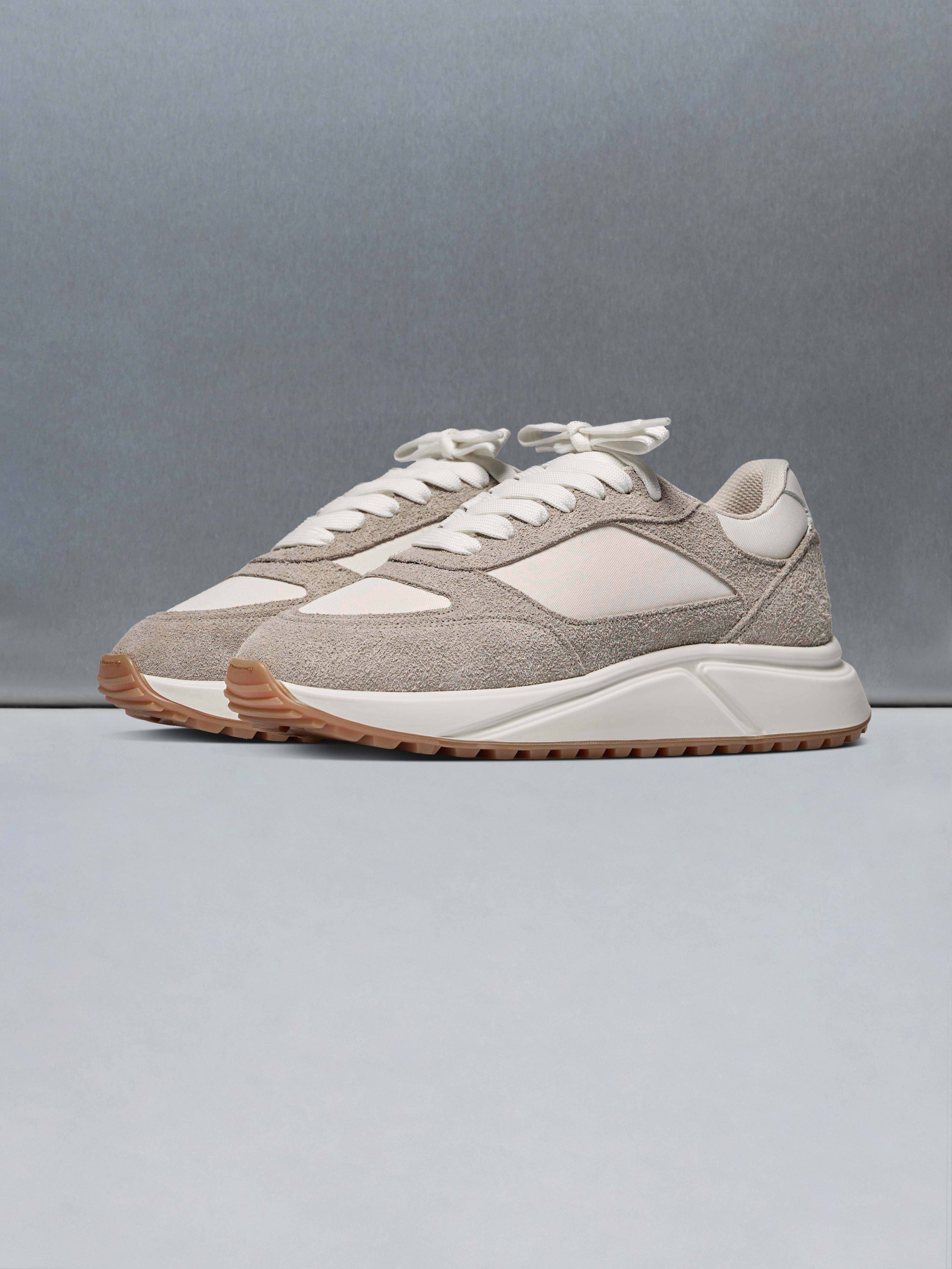 Technical Runner Neo in Beige Off White
