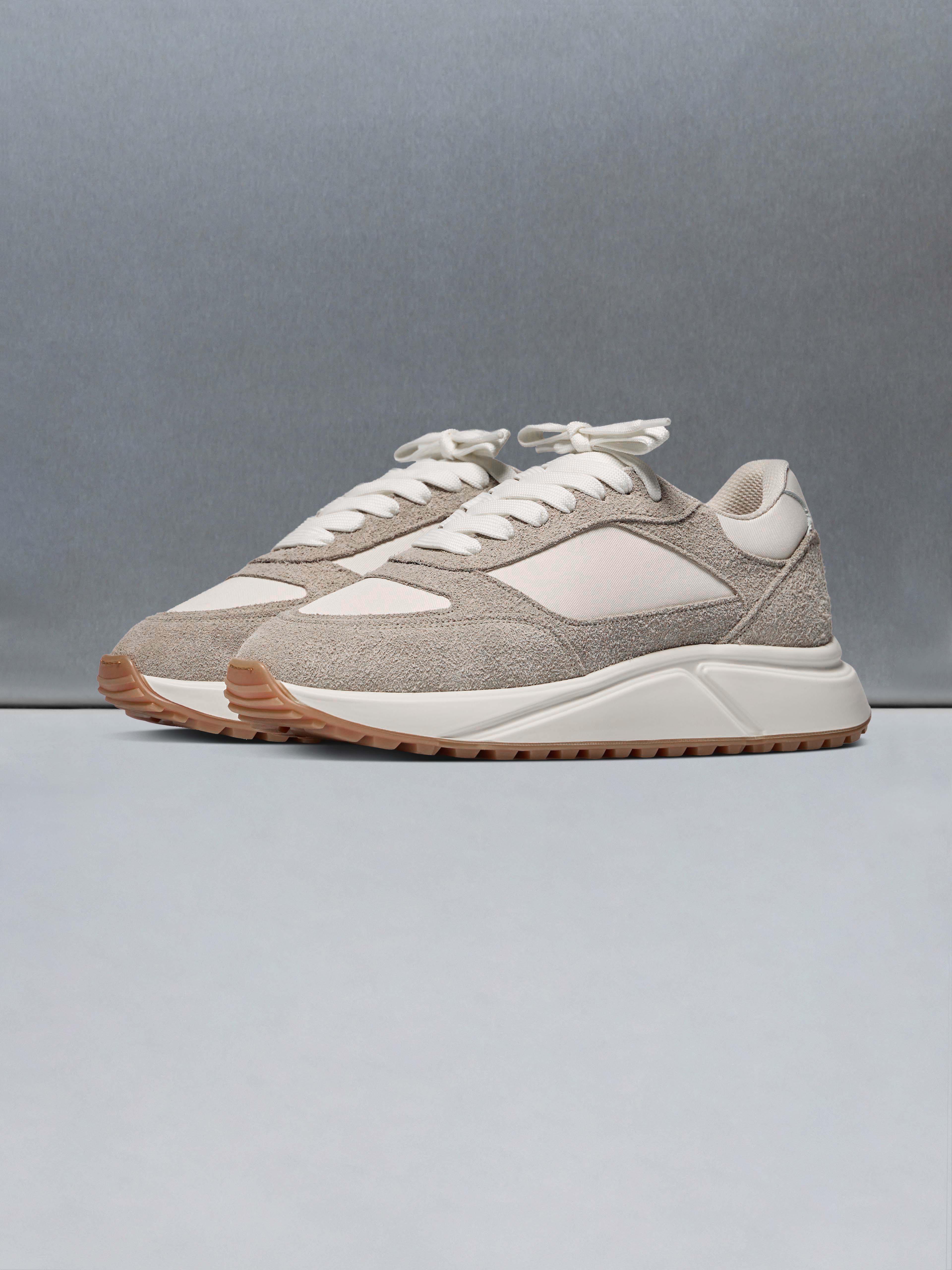 Mens Technical Runner Neo in Beige Off White
