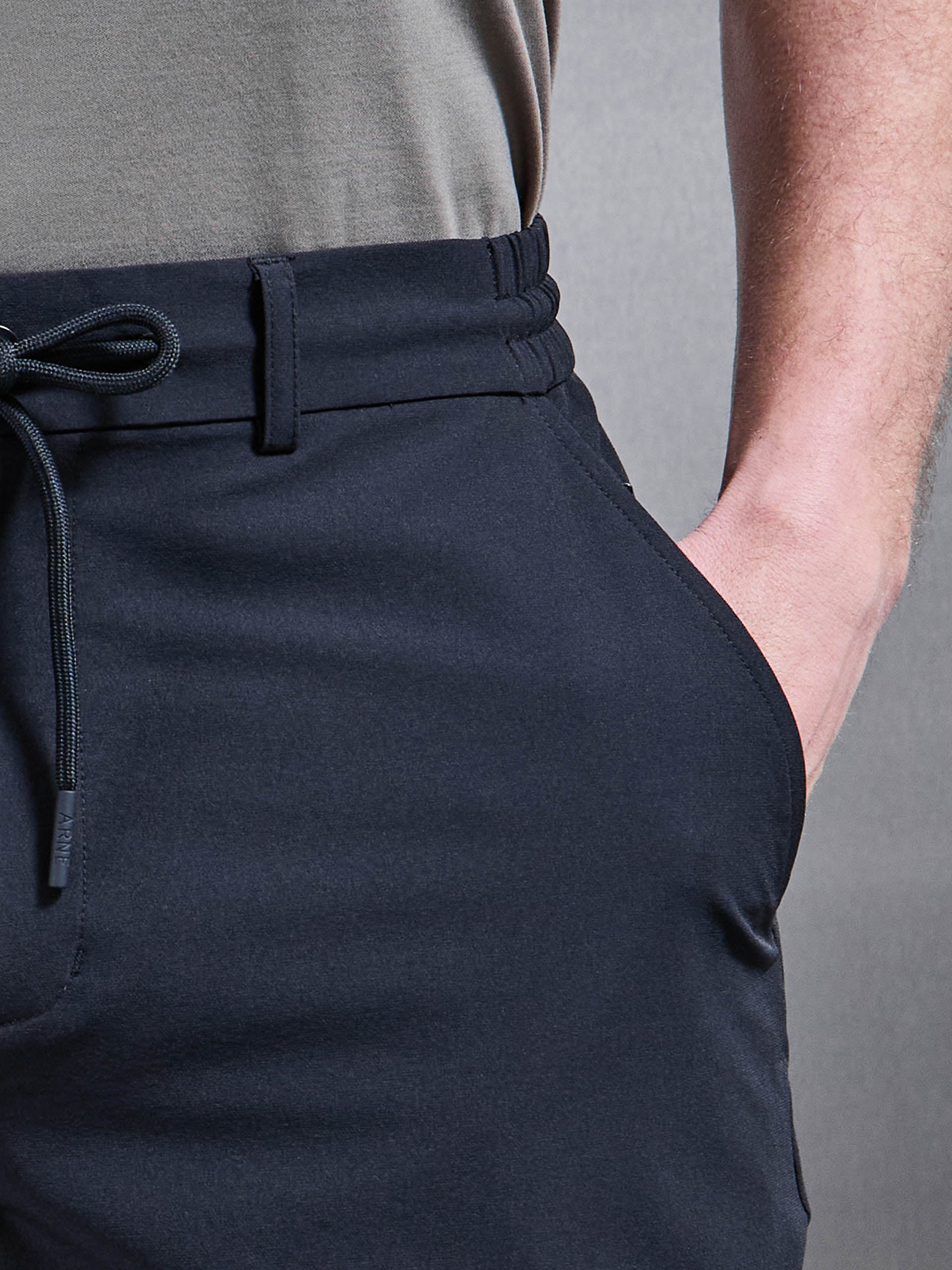 Mens Technical Stretch Chino Short in Navy