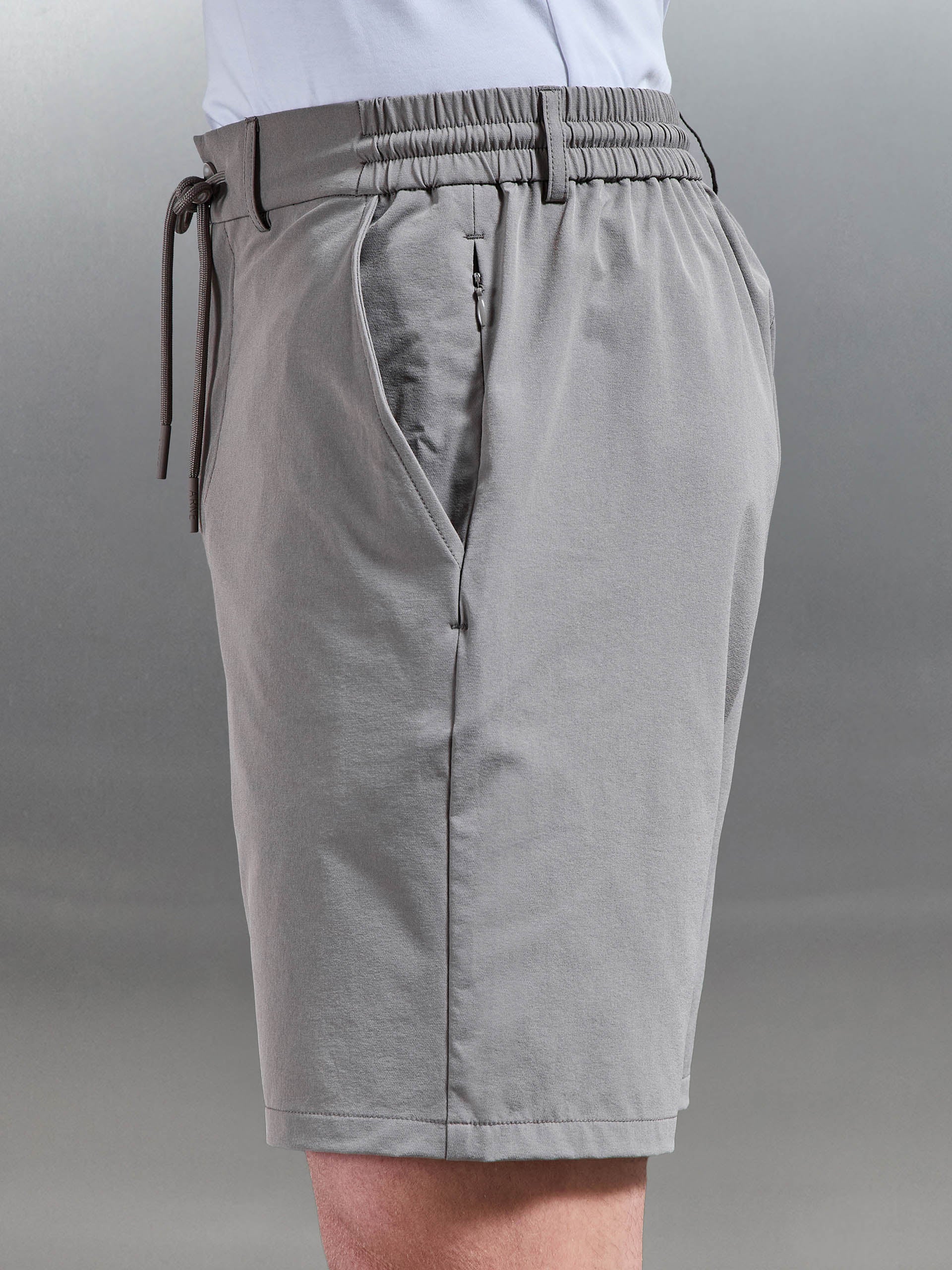 Mens Technical Stretch Chino Short in Taupe