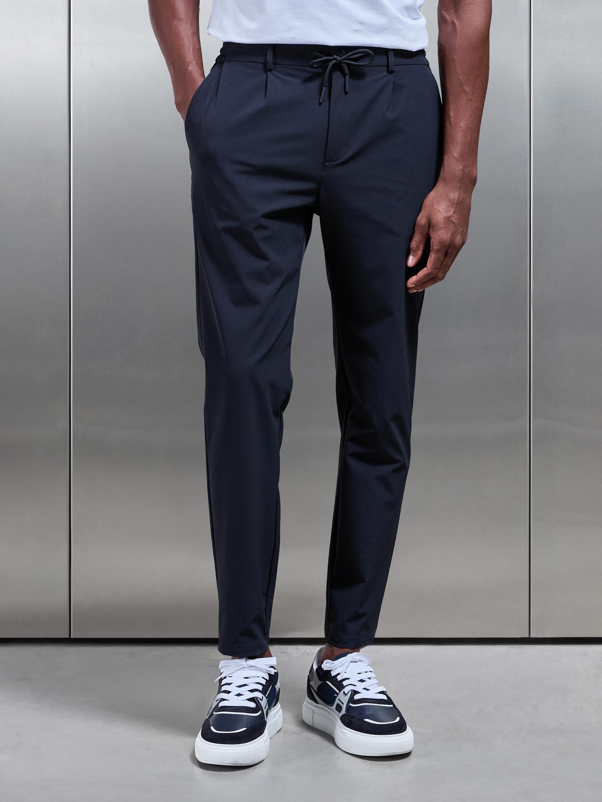 Mens Technical Stretch Chino Trouser in Navy