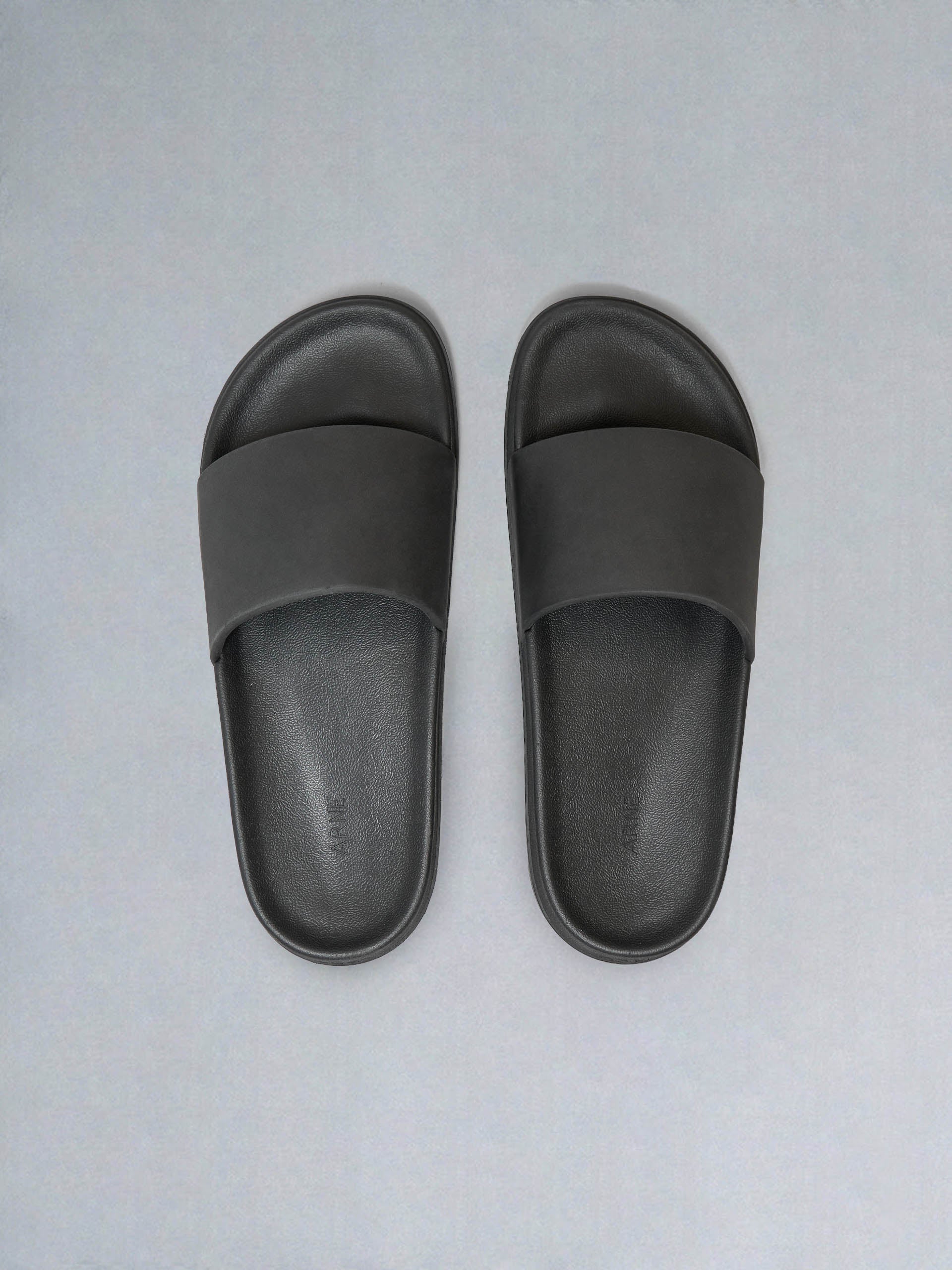 Mens Track Slider in Black