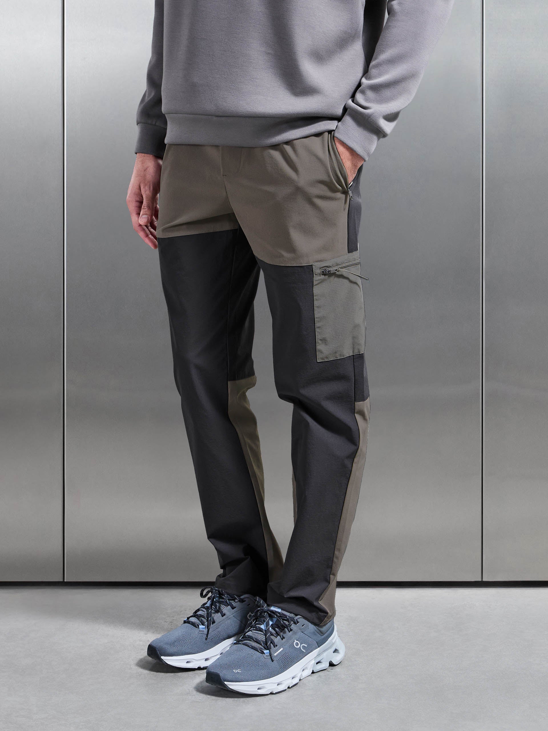Mens Trail Colour Block Cargo Pant in Grey