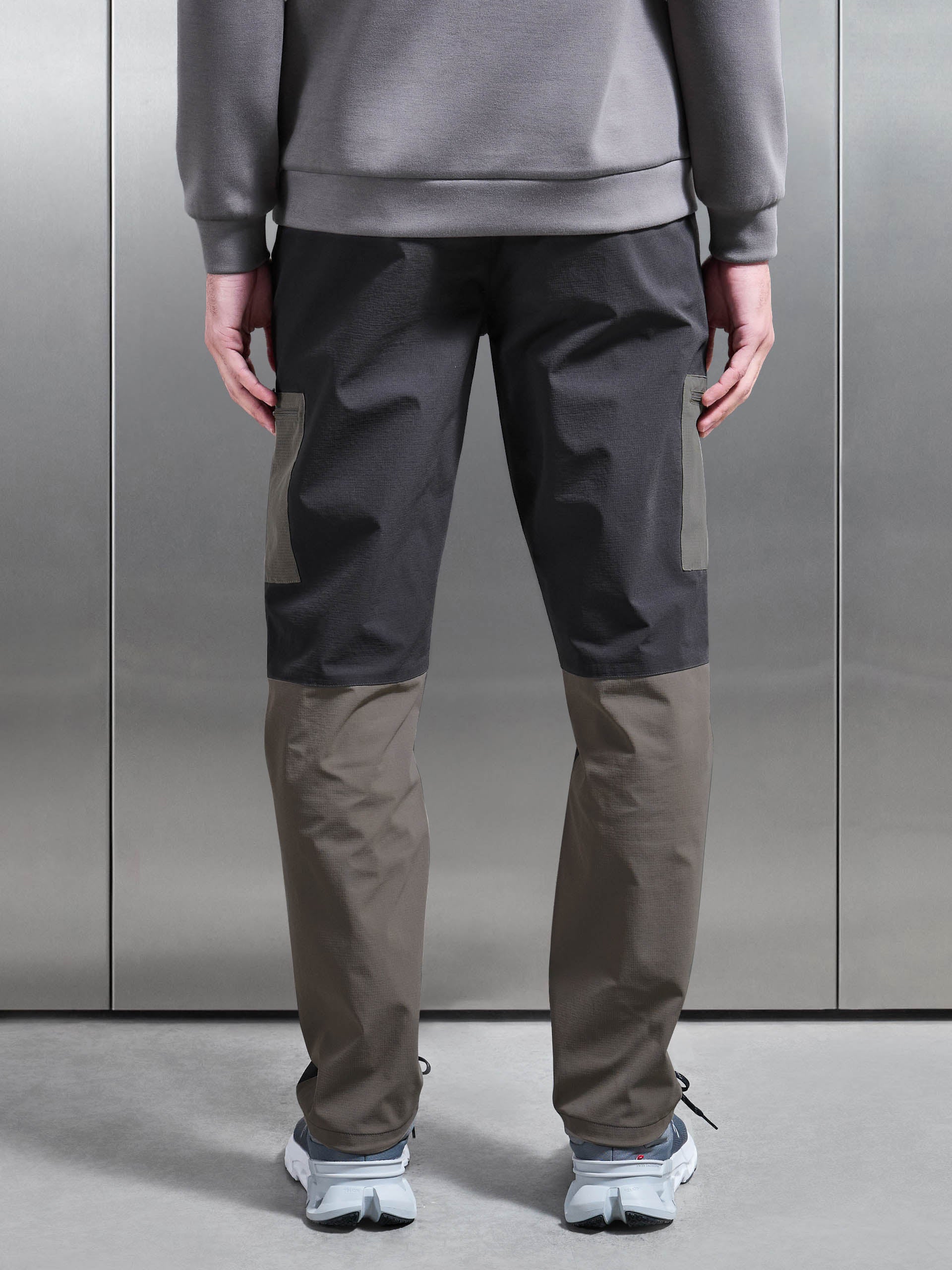 Mens Trail Colour Block Cargo Pant in Grey