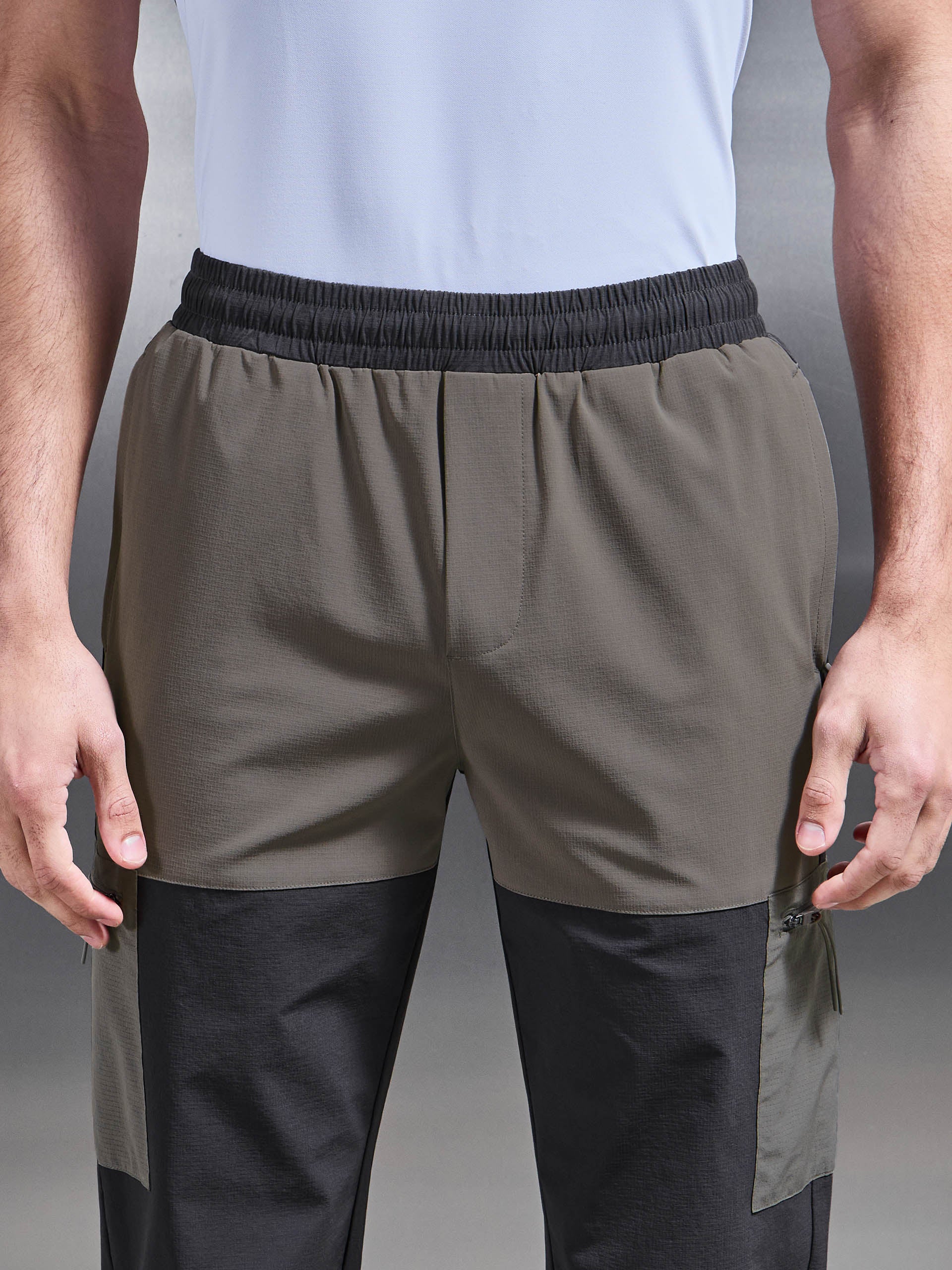 Mens Trail Colour Block Cargo Pant in Grey