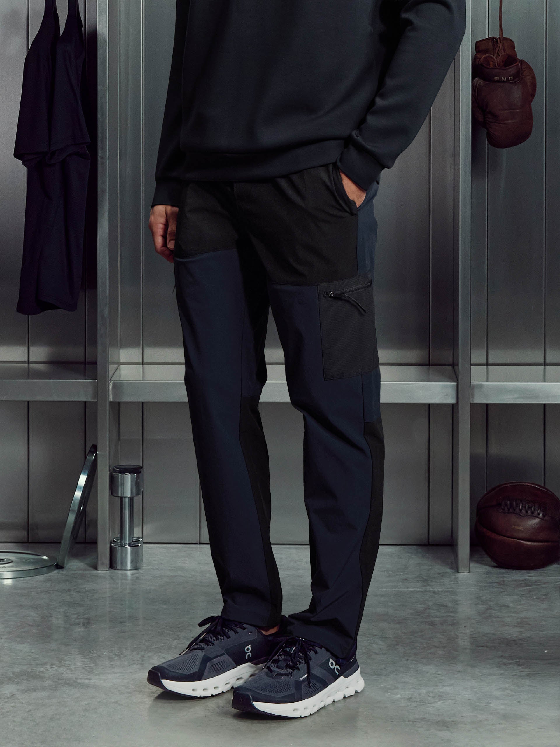 Mens Trail Colour Block Cargo Pant in Navy
