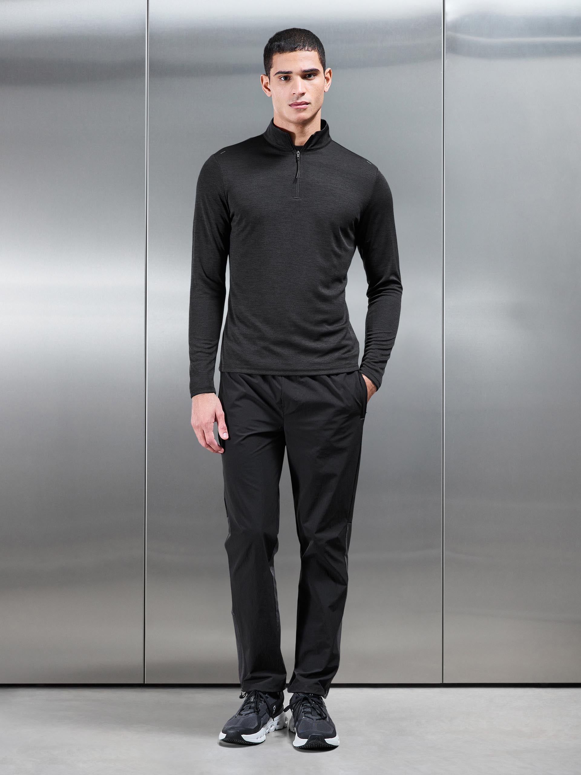 Mens Trail Half Zip in Black
