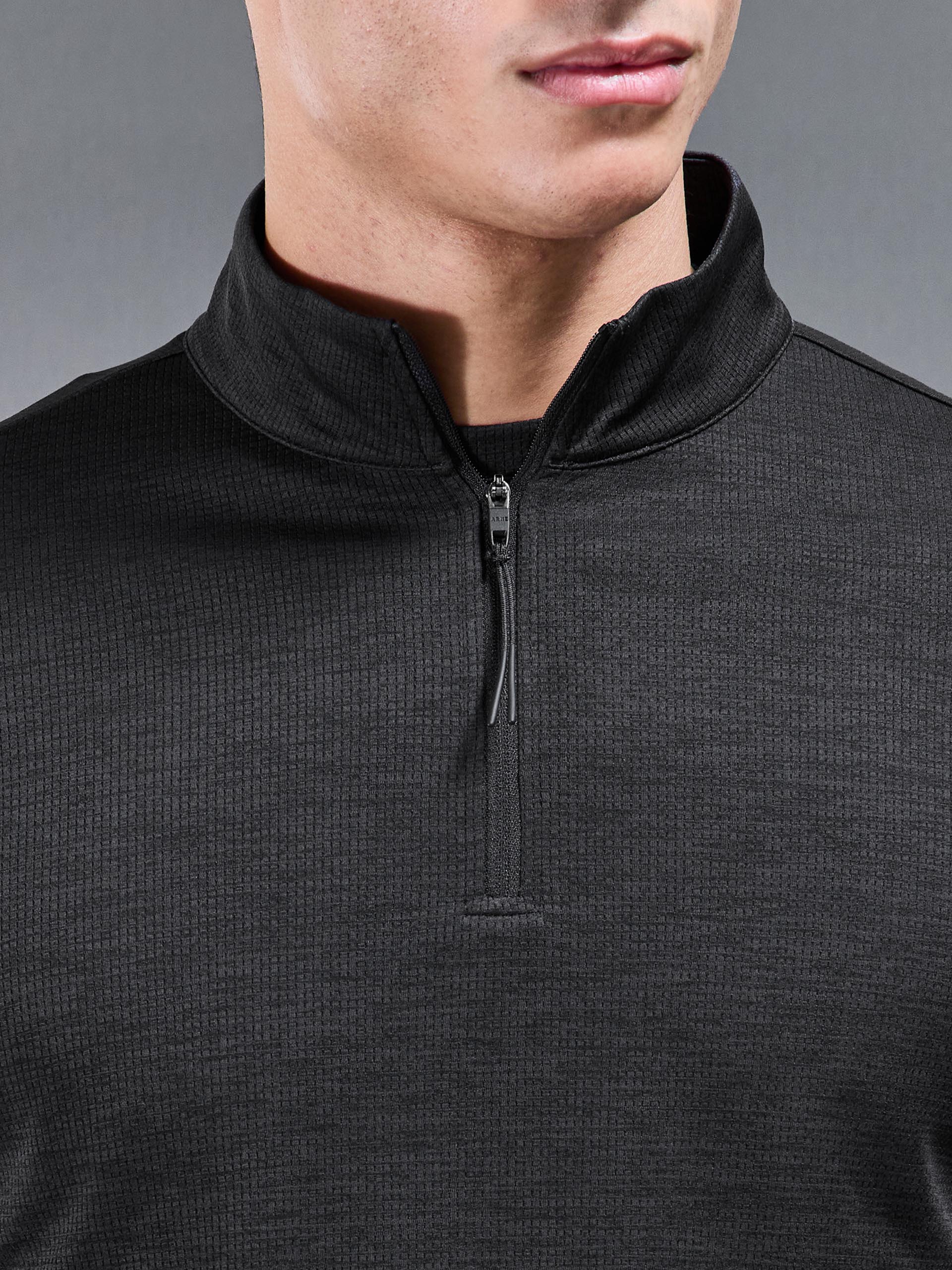 Mens Trail Half Zip in Black