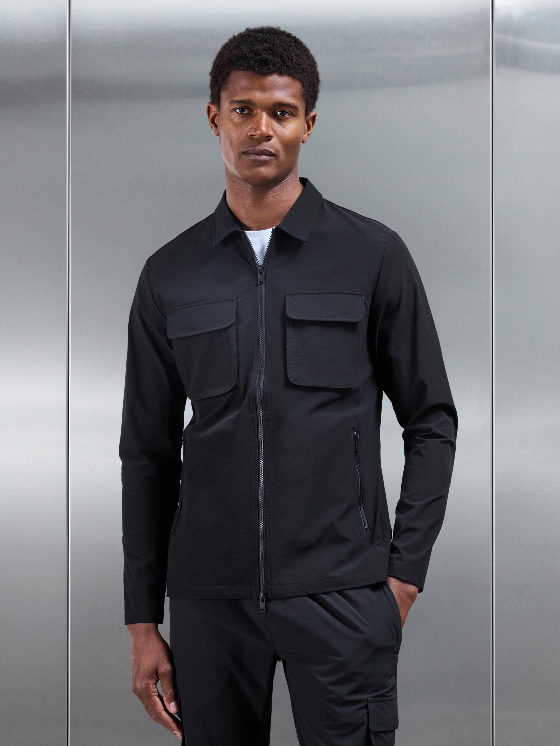 Mens Utility Cargo Overshirt in Black