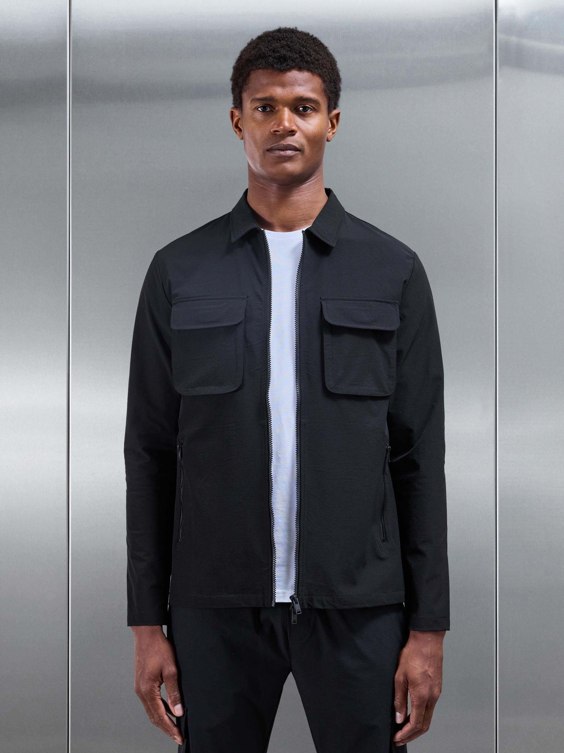 Mens Utility Cargo Overshirt in Black