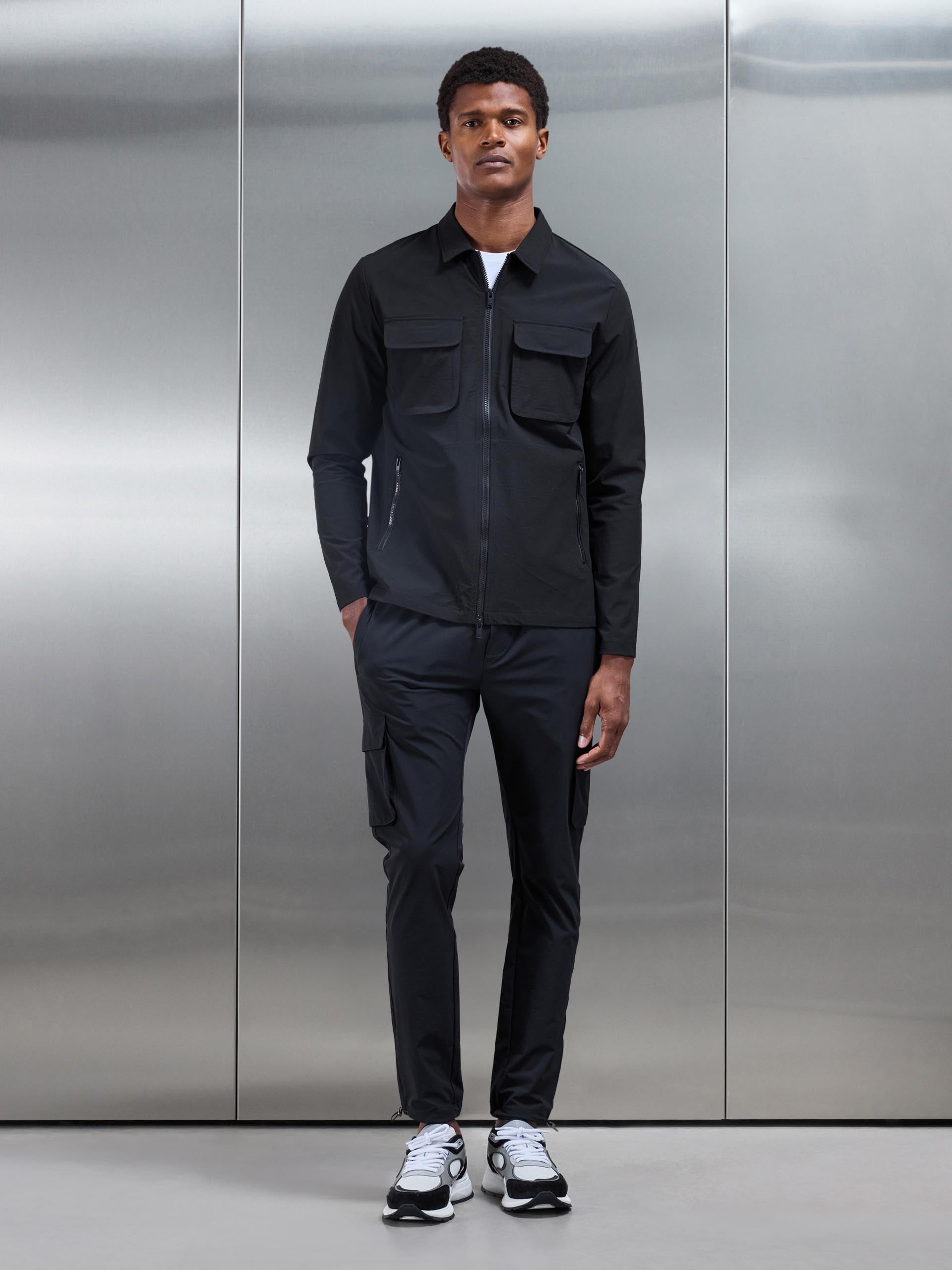 Mens Utility Cargo Overshirt in Black